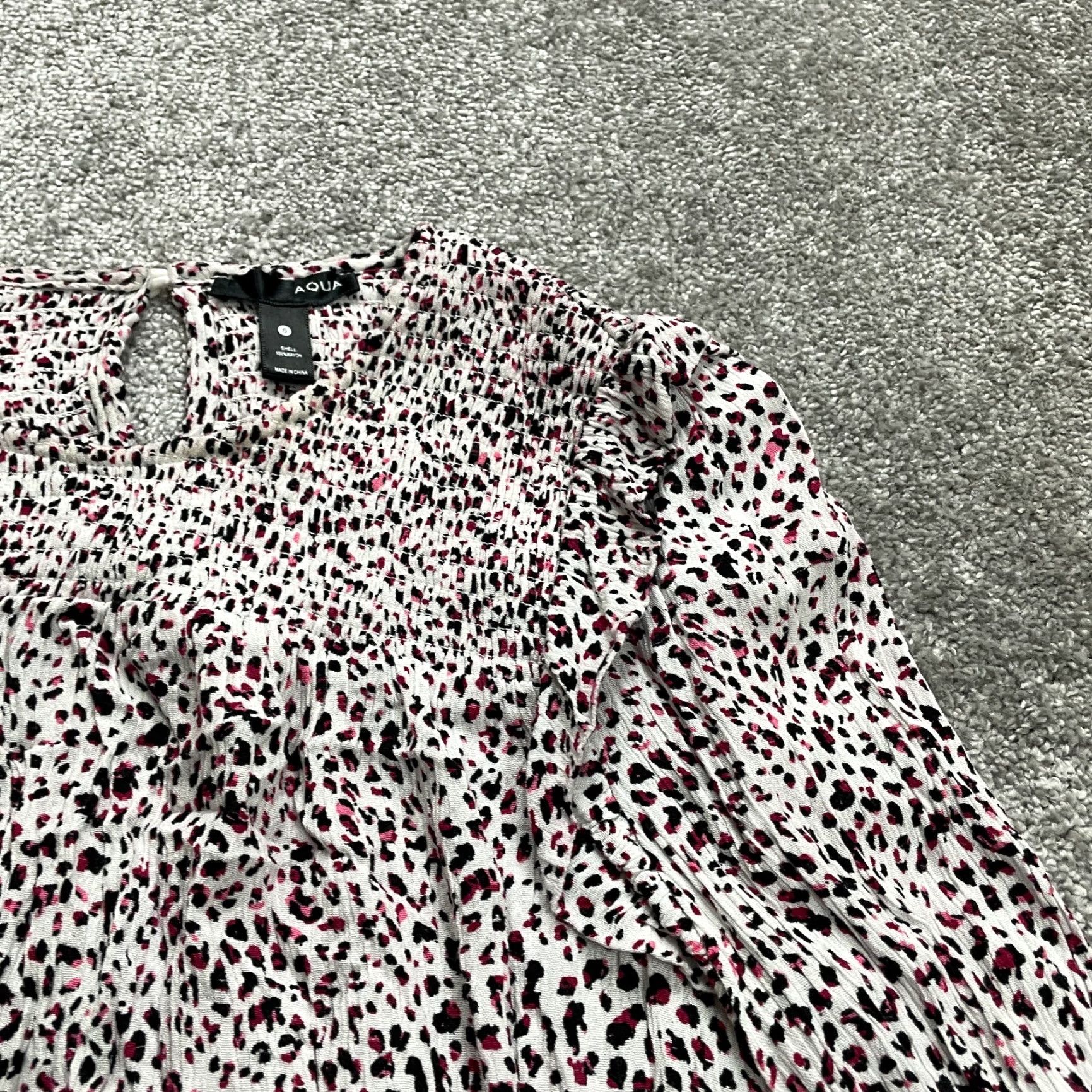 AQUA Aqua Blouse Womens Small White Leopard Print Tunic Rayon Knit Button Long Sleeve Size S / US 4 / IT 40 - 3 Thumbnail