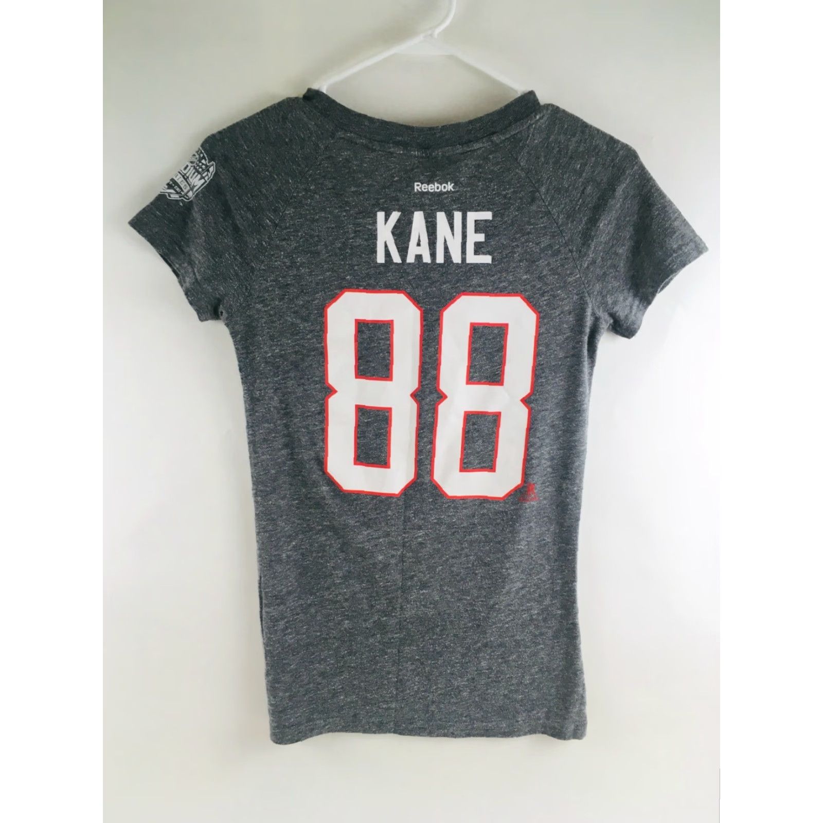 Reebok Reebook T Shirt Women's Size S Short Sleeve Gray Hawks Kane 88 V Neck Pullover Size S / US 4 / IT 40 - 4 Thumbnail