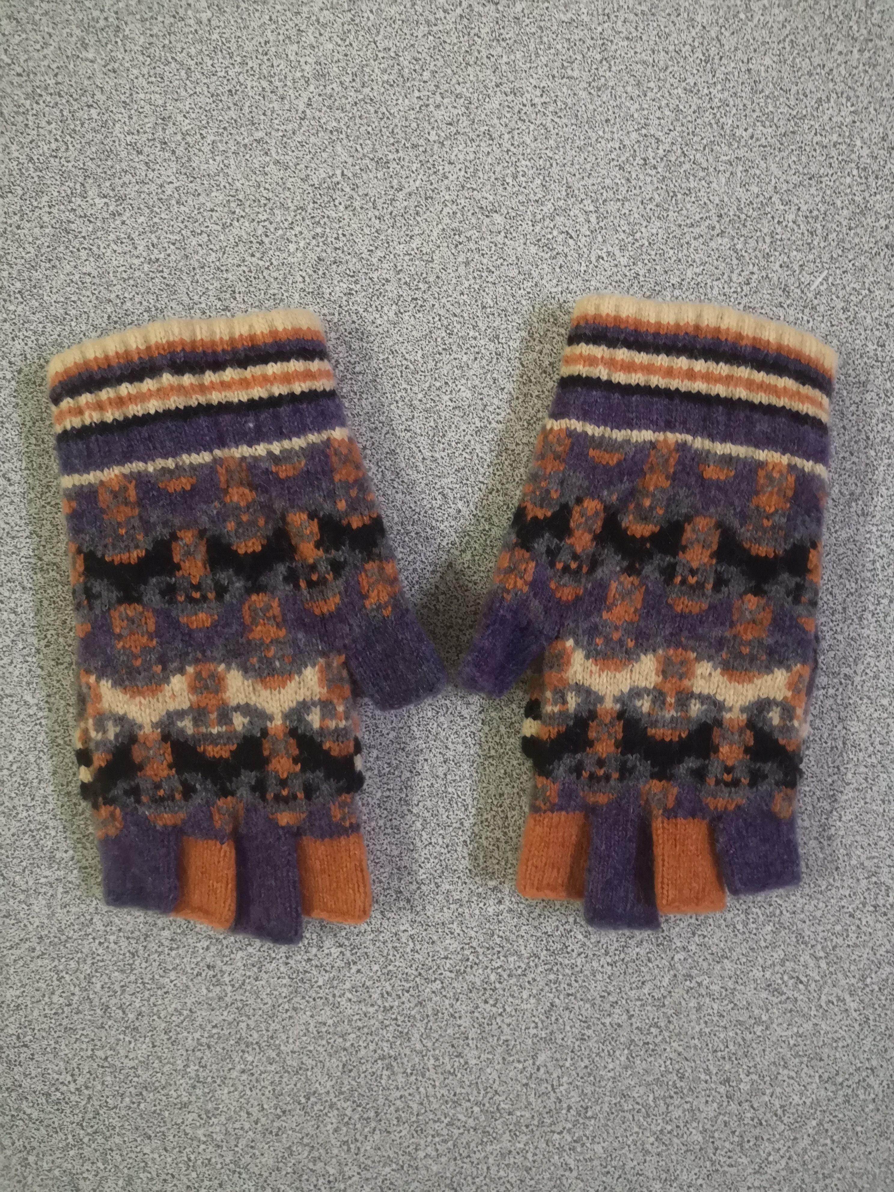 Designer × Vivienne Westwood Vivienne Westwood Glove Size ONE SIZE - 3 Thumbnail