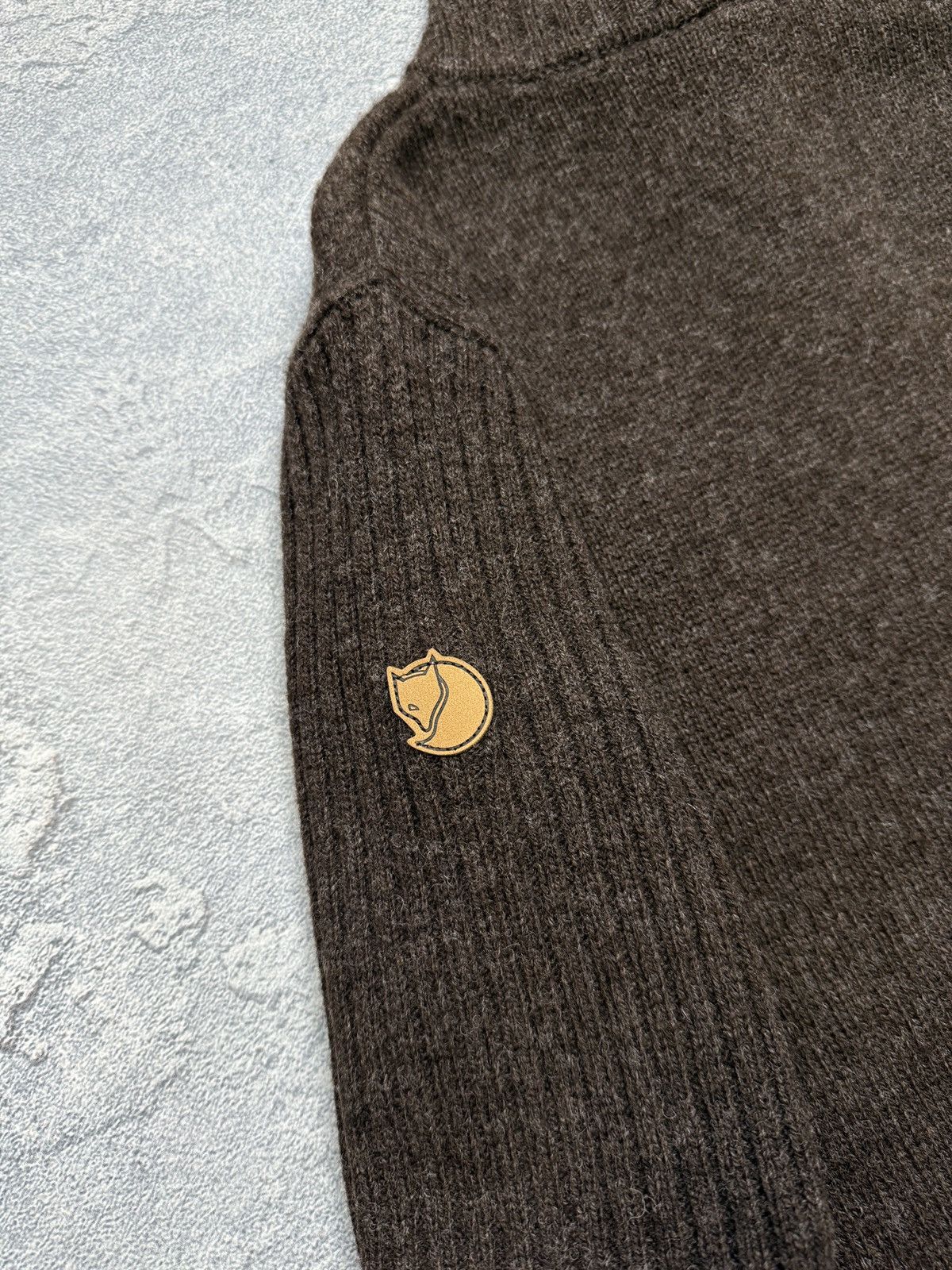 Fjallraven Vintage Fjallraven Big Logo Wool Sweater Size US M / EU 48-50 / 2 - 11 Thumbnail