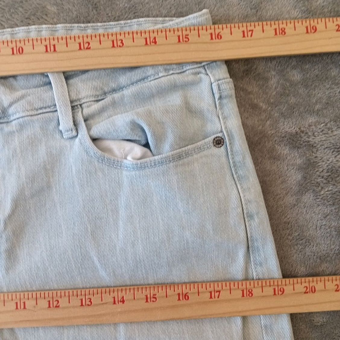 Old Navy Old Navy Jeans Womens 10 Size Striped Slim Wide Leg Light Wash 31x26 Size 32" / US 10 / IT 46 - 3 Thumbnail