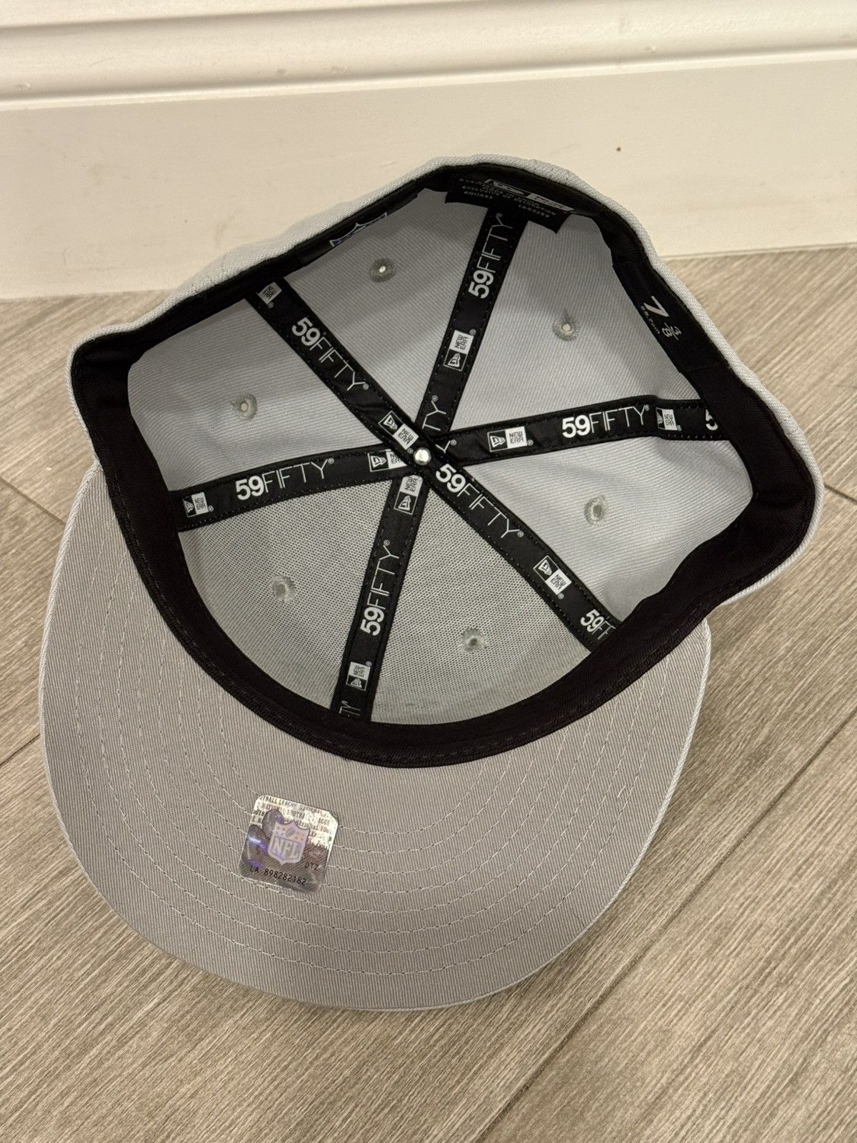Born X Raised × NFL × New Era Las Vegas Raiders BORN X RAISED New Era Rocker Fitted 7 3/8 Size ONE SIZE - 7 Thumbnail