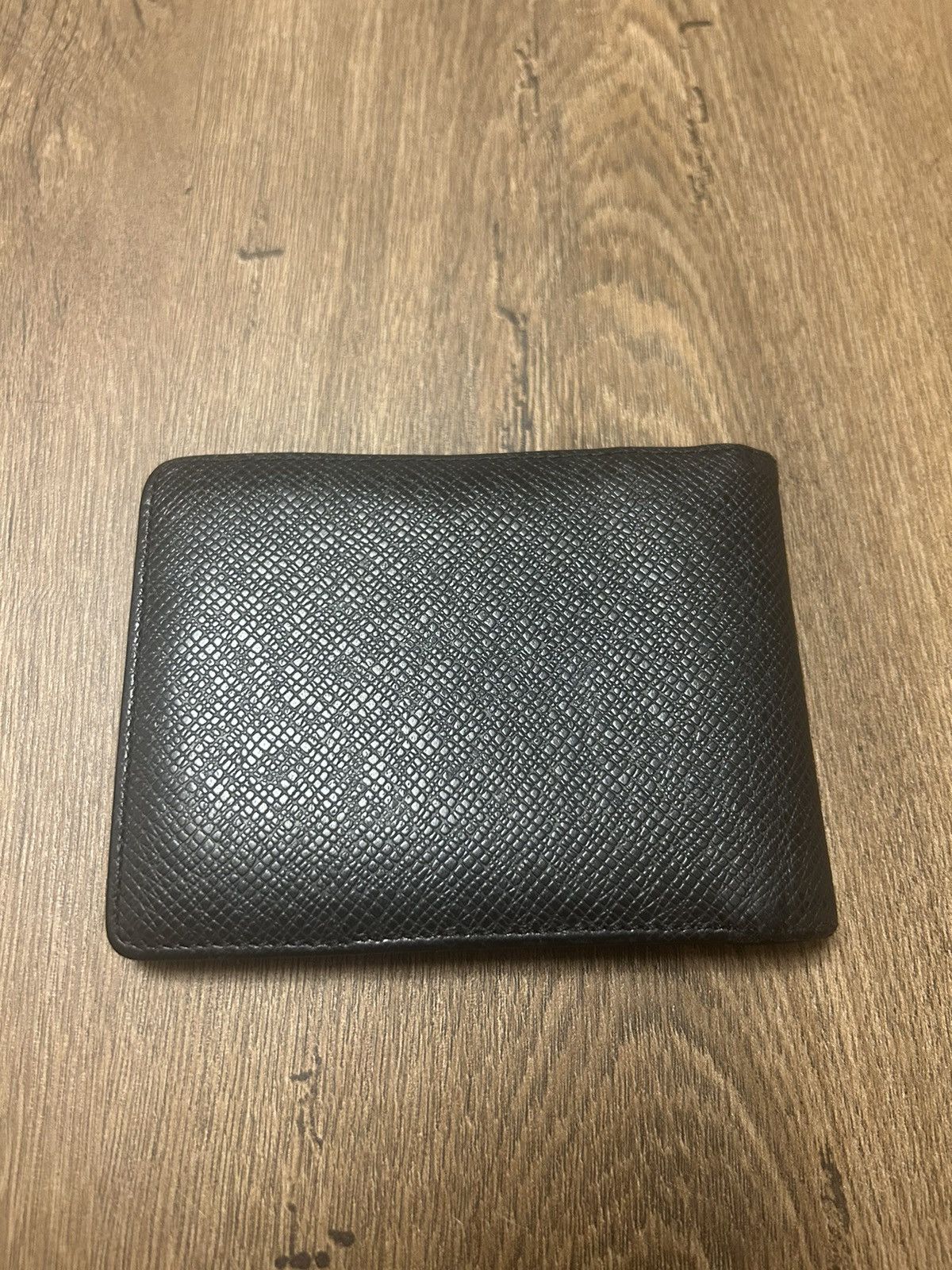 Louis Vuitton Louis Vuitton Black Taiga Leather Bifold Men’s Wallet Size ONE SIZE - 8 Thumbnail