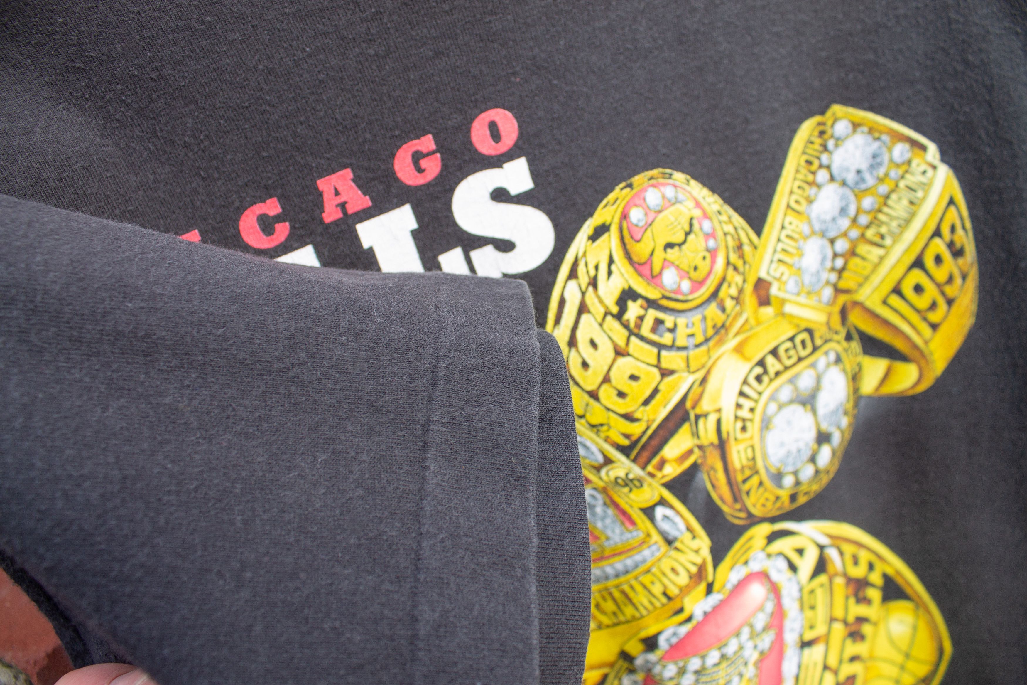 Pro Player RARE 1997 Chicago Bulls, 5 Time NBA Champions T-Shirt Size US M / EU 48-50 / 2 - 4 Thumbnail