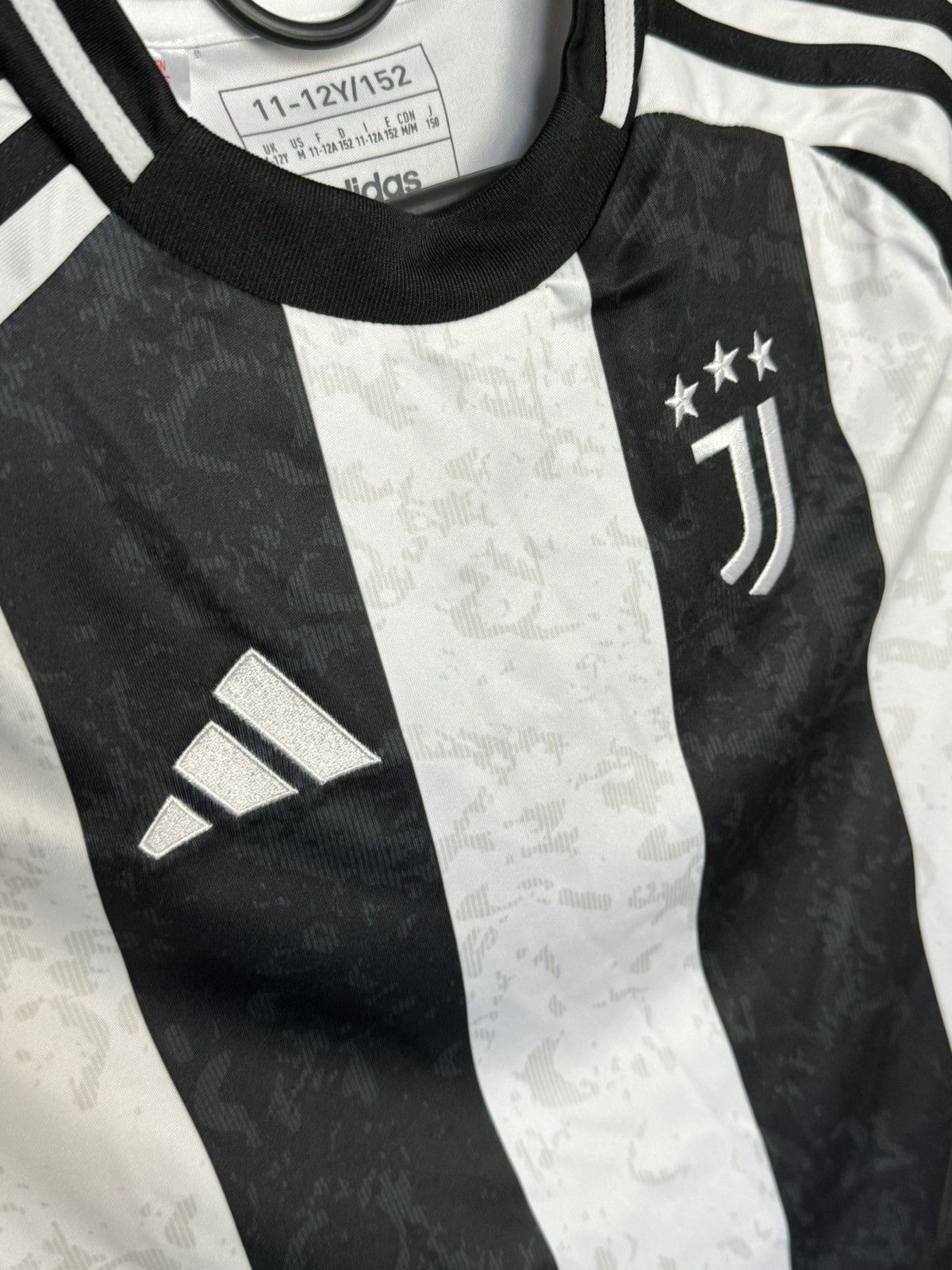 Adidas KIDS New Juventus 24/25 Home Football Jersey T-Shirt Size US XS / EU 42 / 0 - 3 Thumbnail