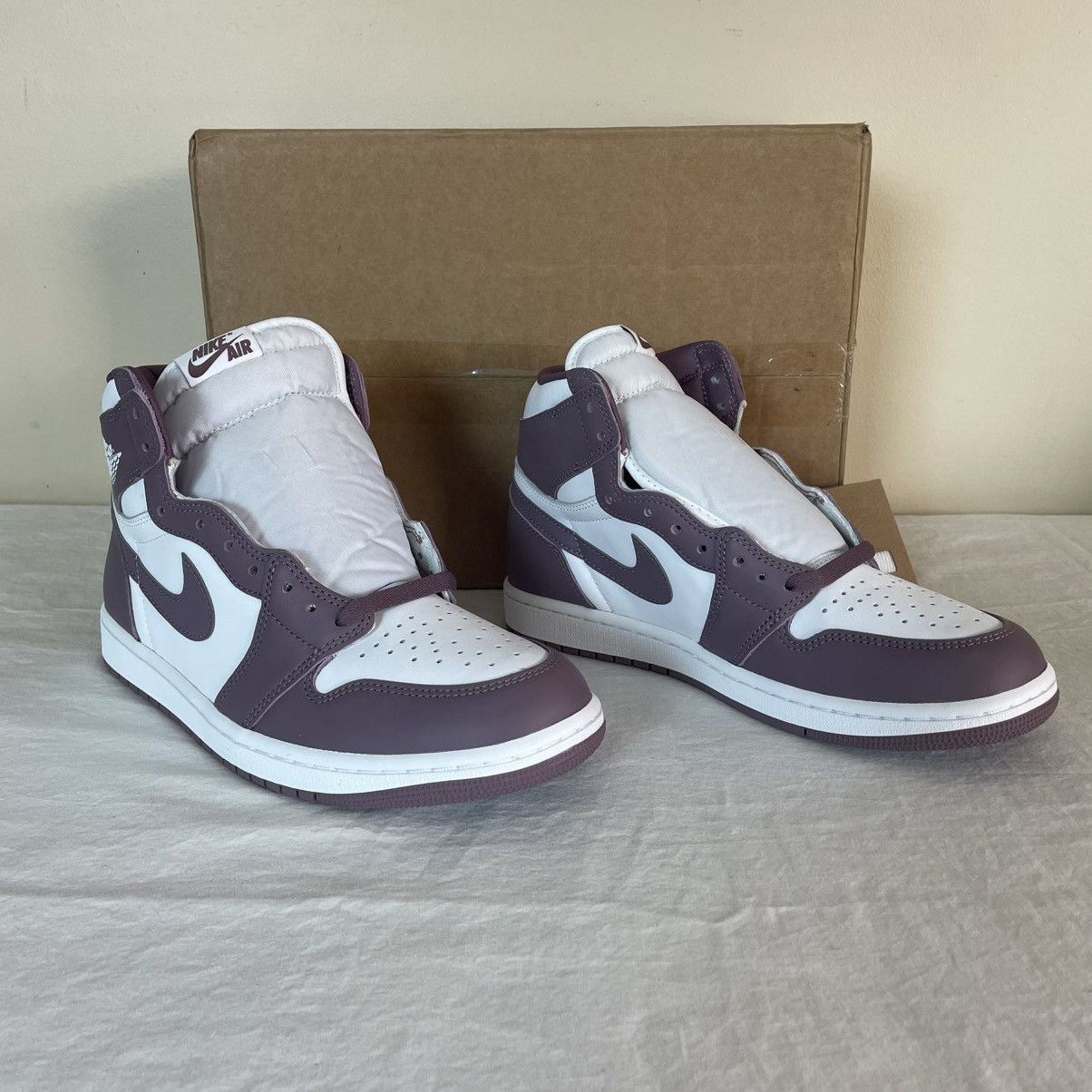 Jordan Brand × Nike Nike Air Jordan 1 Retro High Mauve Mens Size 9.5 DZ5485-105 Size US 9.5 / EU 42-43 - 4 Thumbnail
