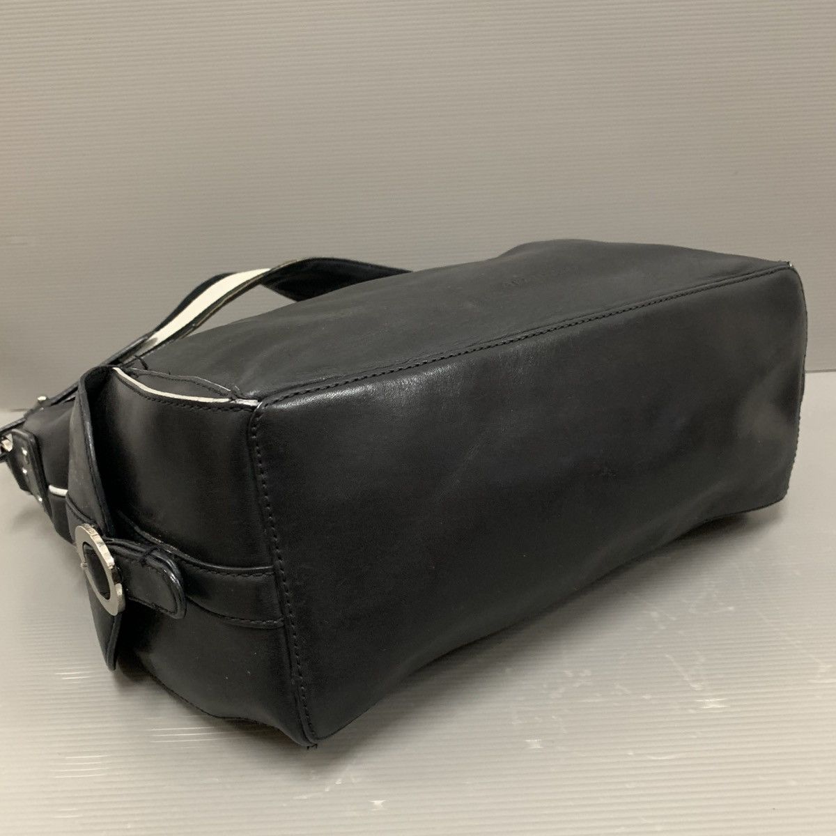 Givenchy Givenchy Leather Shoulder Bag Size ONE SIZE - 5 Thumbnail
