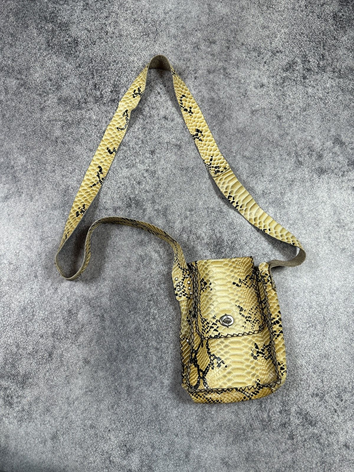 Vintage Vintage 90s Snake Leather Bag Crossbody Streetwear Rare USA Size ONE SIZE - 1 Thumbnail