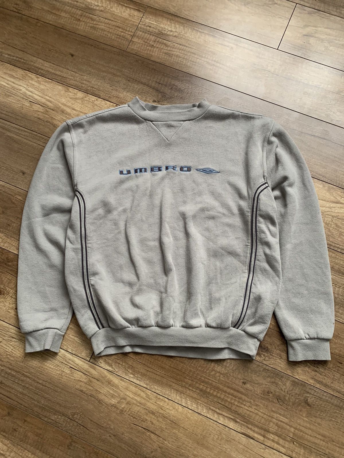 Umbro vintage sweatshirt hotsell