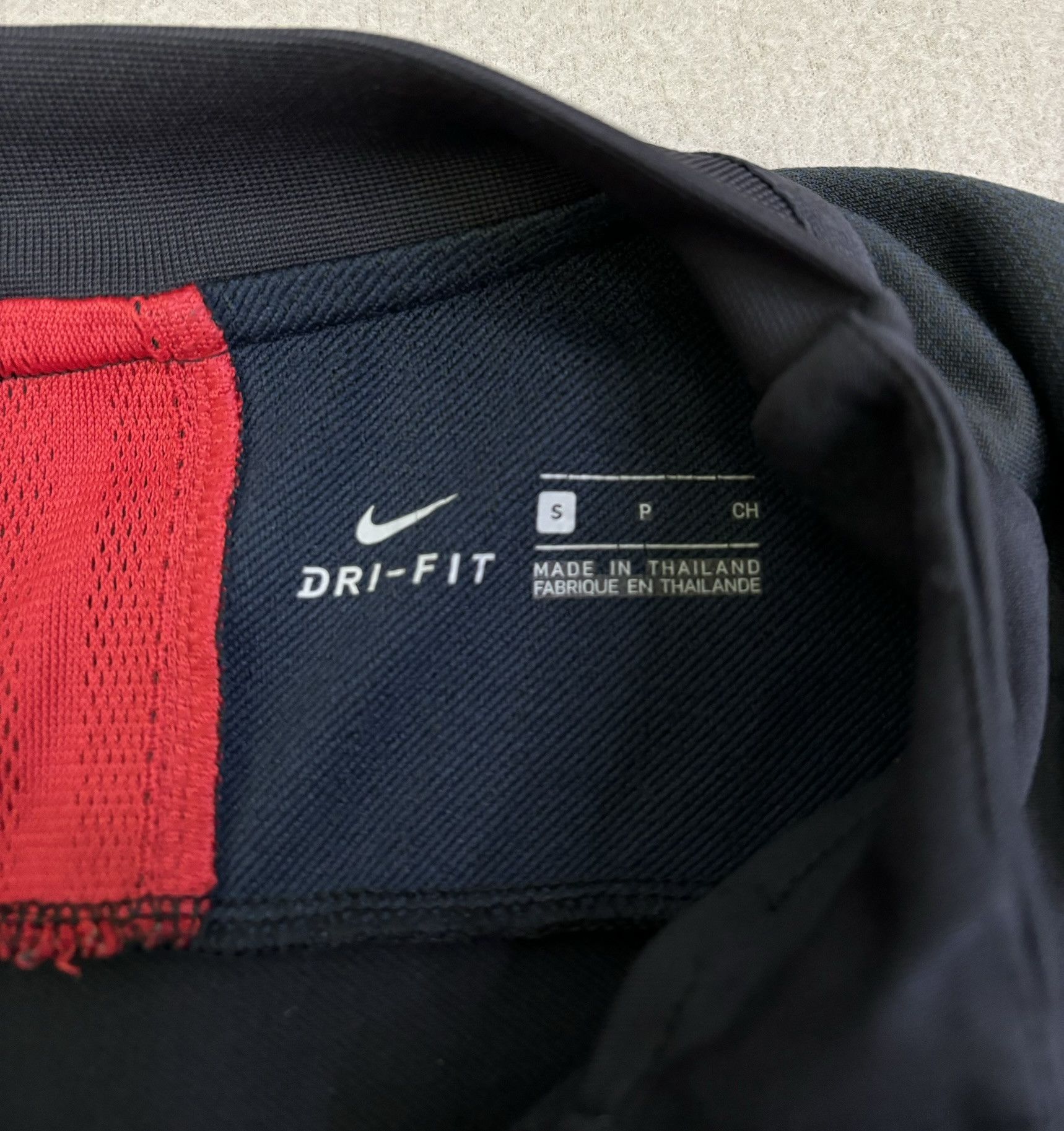 Nike Paris Saint Germain 2019/2020 Nike Football Sweatshirt. S Size US S / EU 44-46 / 1 - 16 Thumbnail