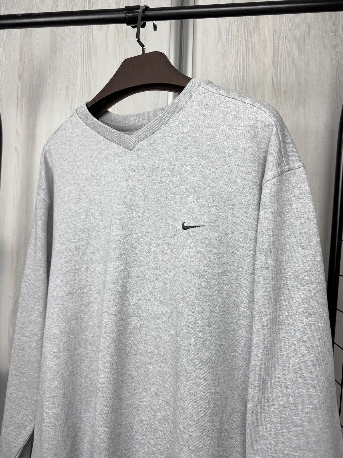 Nike Nike vintage y2k grey basic small logo swoosh sweatshirt Size US L / EU 52-54 / 3 - 4 Thumbnail