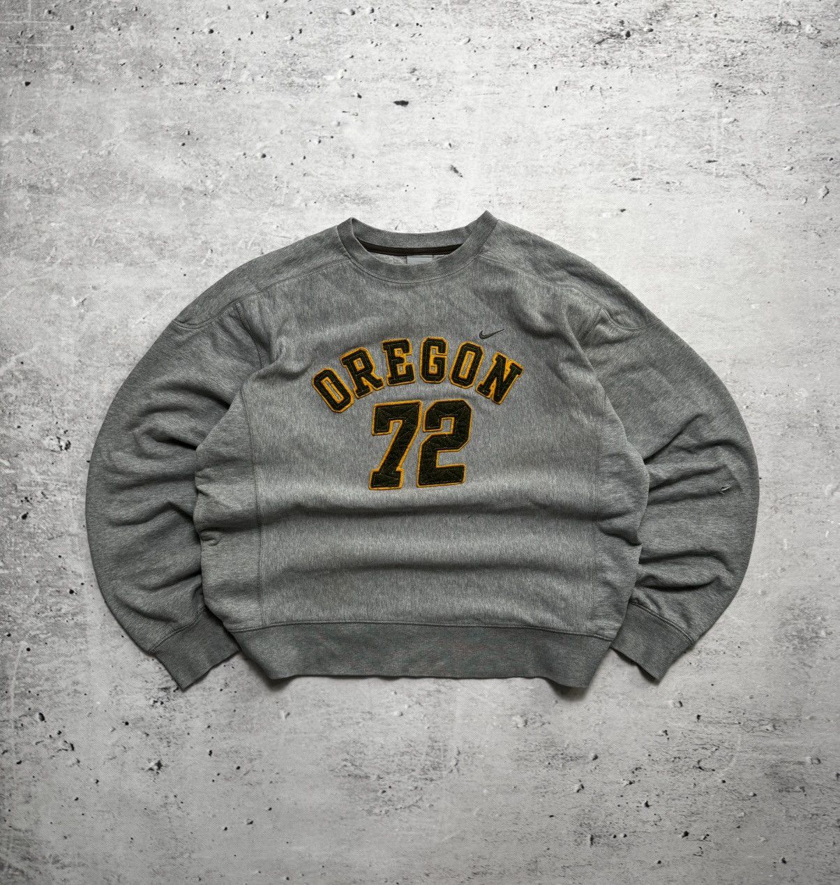 Nike × Vintage NIKE OREGON VINTAGE CENTER LOGO OVERSIZE BOXY SWEATSHIRT Size US L / EU 52-54 / 3 - 1 Thumbnail