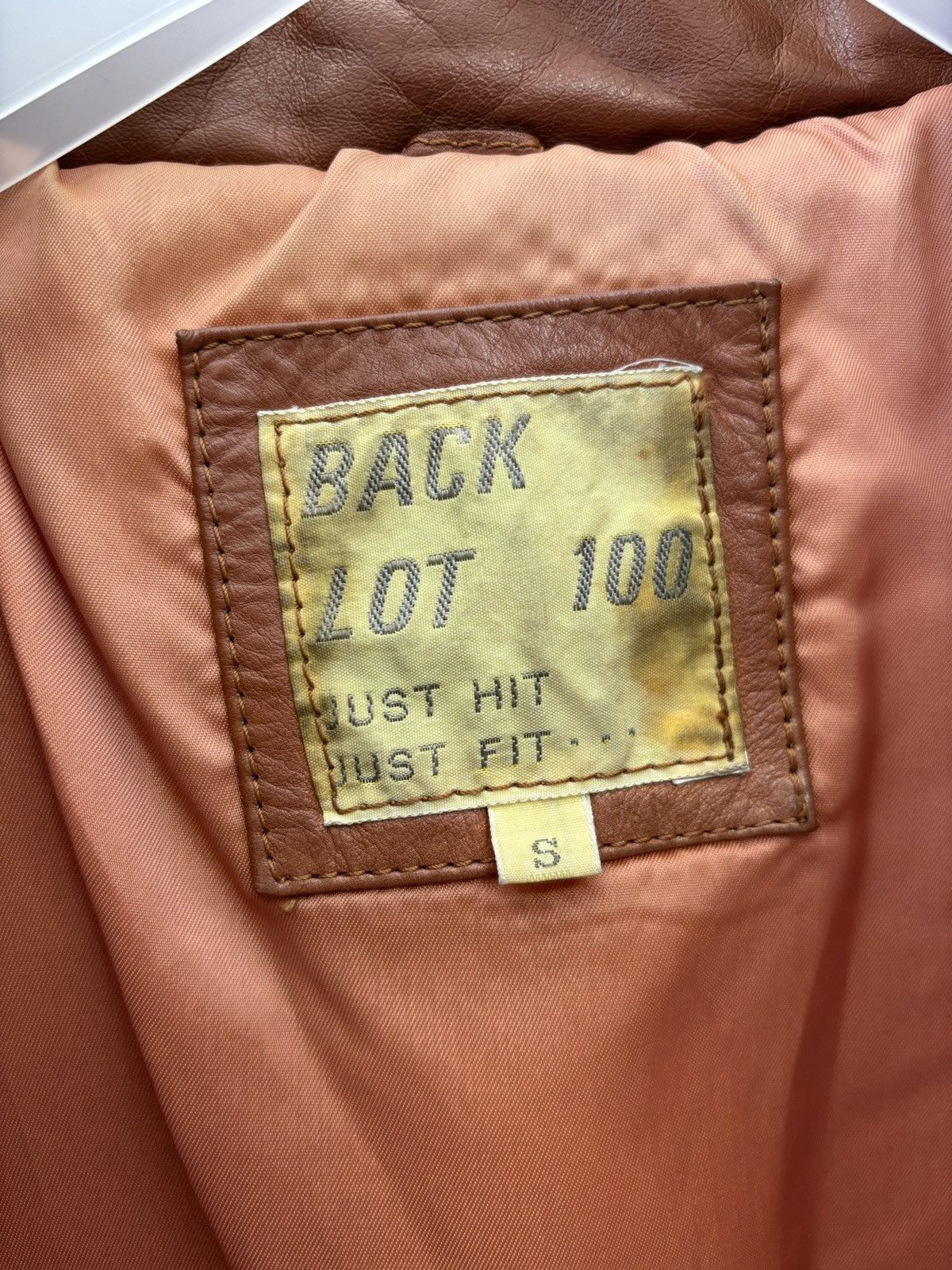 Japanese Brand × Vintage Vintage Cropped Cowhide Leather Puffer Jacket Size US S / EU 44-46 / 1 - 11 Thumbnail