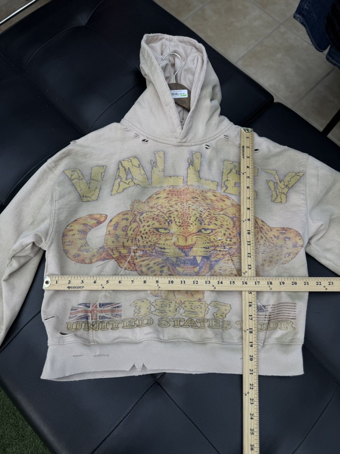 Vale Valley Pullover Tiger Hoodie Size Medium (NEW) Size US M / EU 48-50 / 2 - 6 Thumbnail