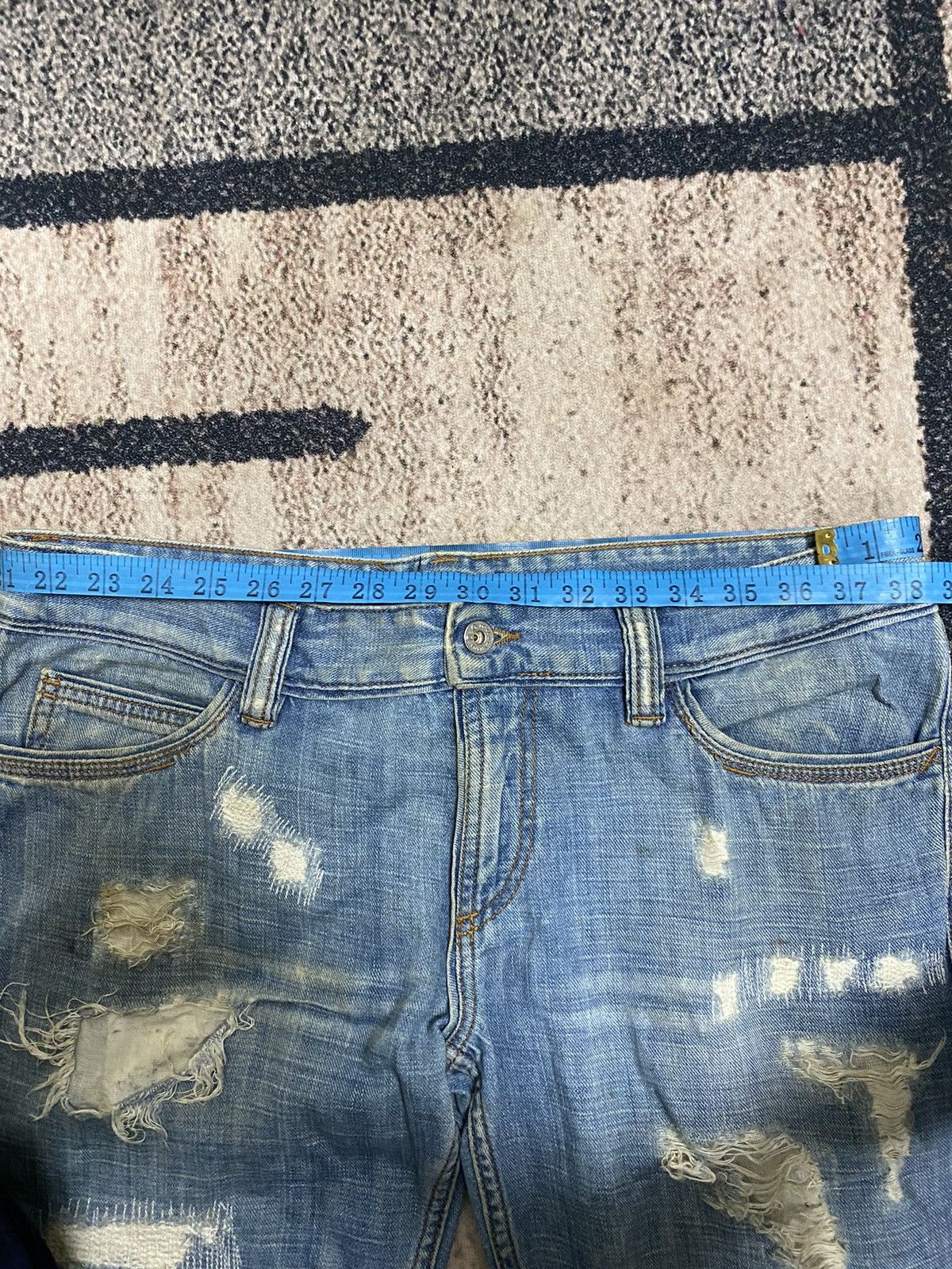 Dolce & Gabbana Rare Vtg Dolce & Gabbana Audacious Distressed Jeans Size US 34 / EU 50 - 13 Thumbnail