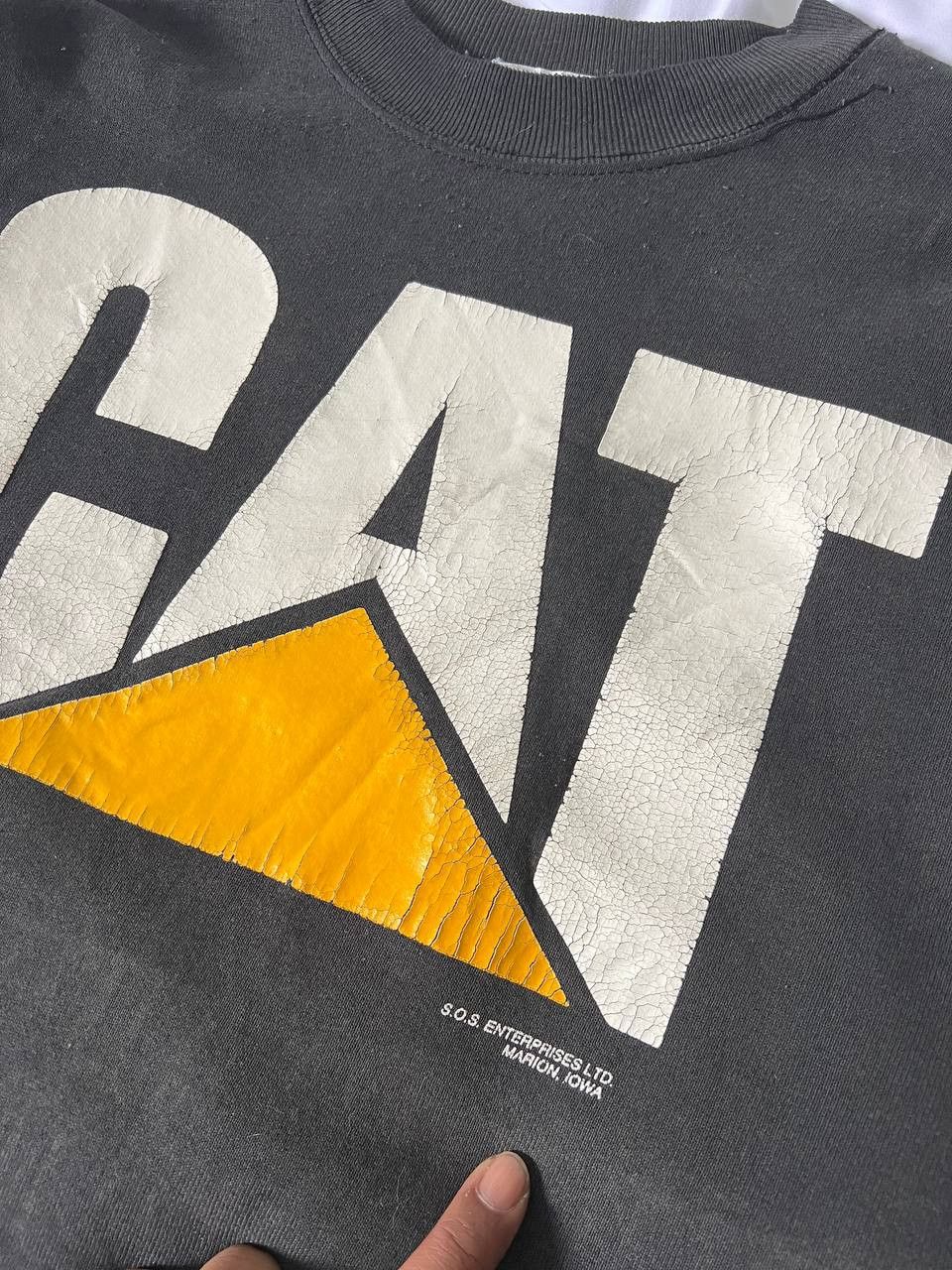 Caterpillar × Vintage Vintage Sunfaded Caterpillar Inc Big Logo Sweatshirt Size US L / EU 52-54 / 3 - 7 Thumbnail