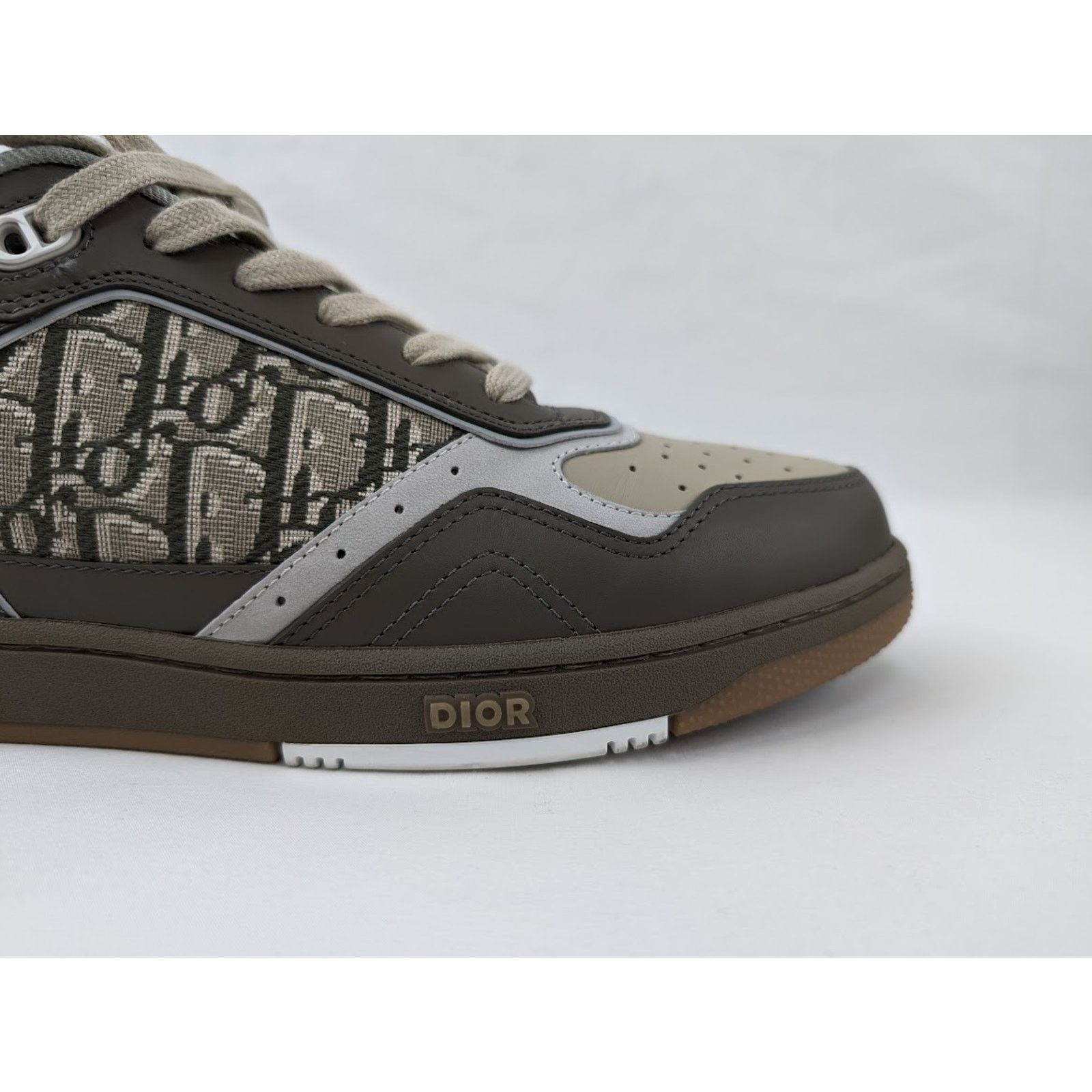 Dior o1rshd1 M-B27 LT Calfskin Sneaker in Green/Beige Size US 9 / EU 42 - 3 Thumbnail