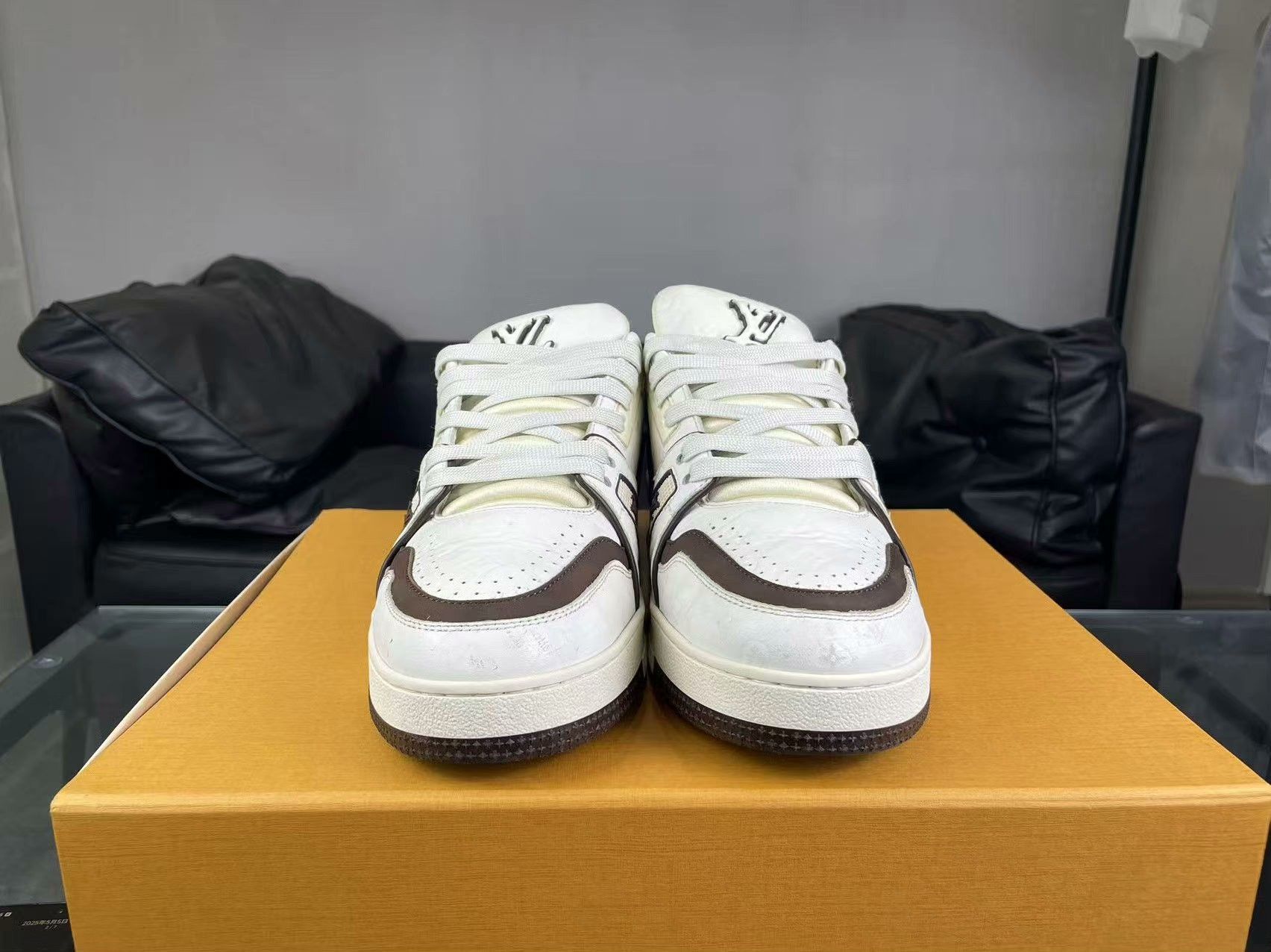 Louis Vuitton Louis Vuitton Training Lowtop Sneakers 40 Men Size US 7.5 / EU 40-41 - 1 Thumbnail