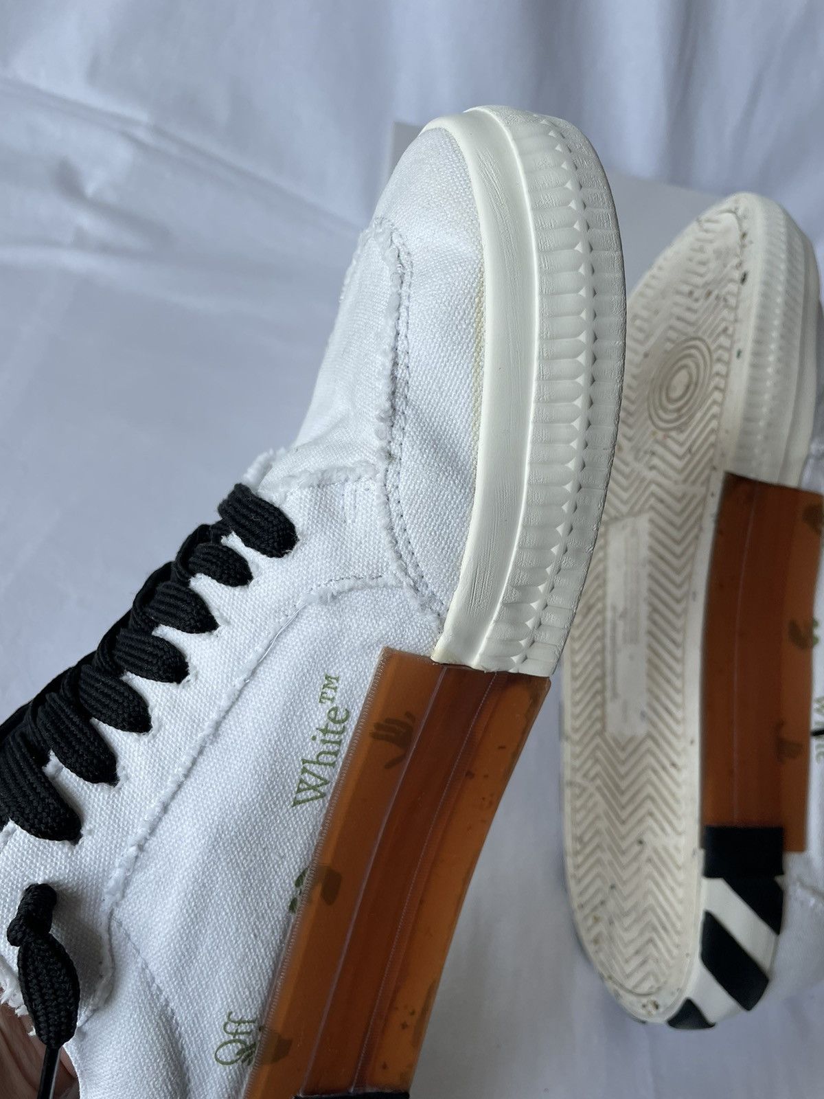 Off-White Off White Vulcanized Low sneakers Size US 10.5 / EU 43-44 - 16 Thumbnail