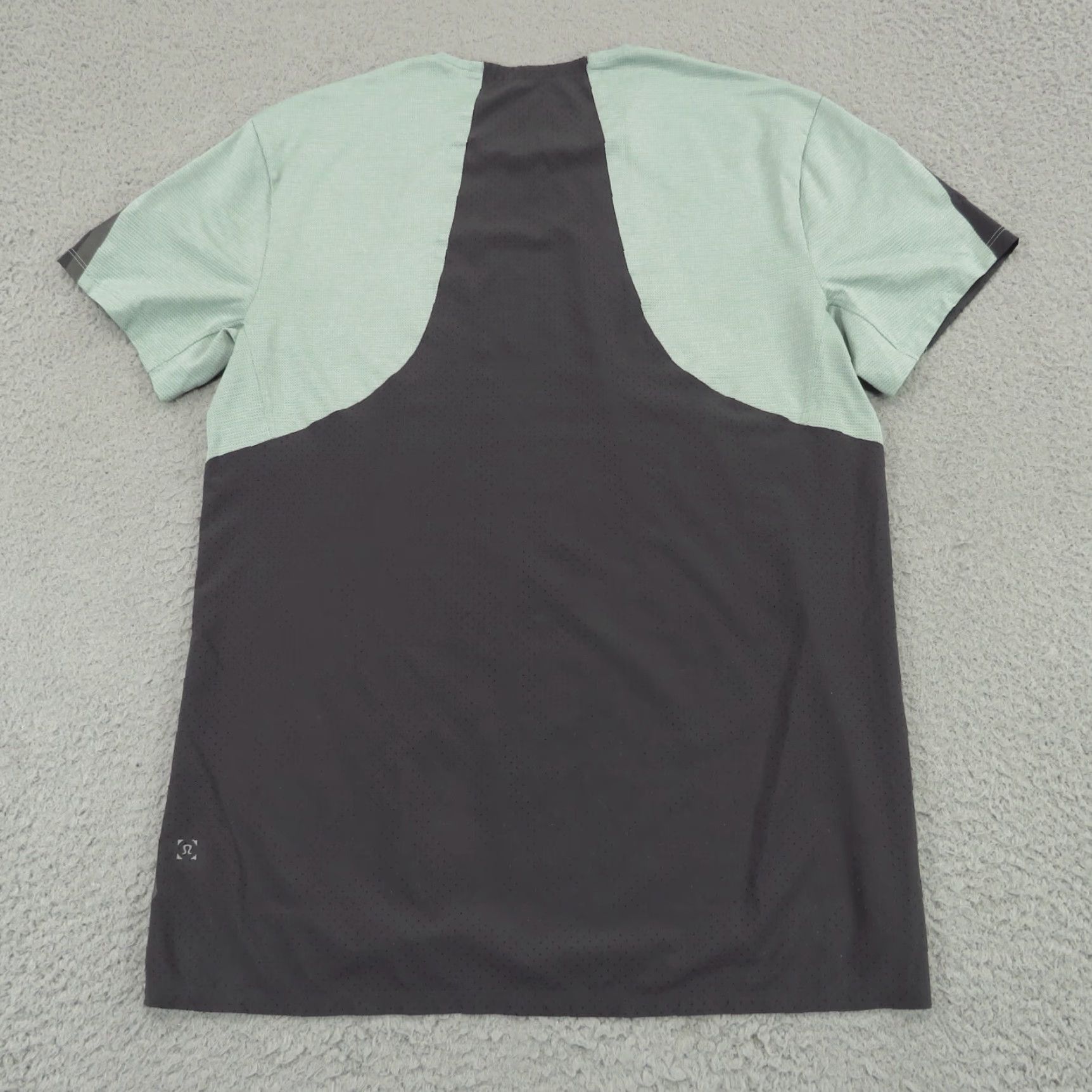 Lululemon Lululemon Shirt Mens Medium Mint Green Charcoal Gray Fast and Free Running Top Shirt Mens Medium Mint Green Charcoal Gray Fast and Free Running Top Size US M / EU 48-50 / 2 - 6 Thumbnail
