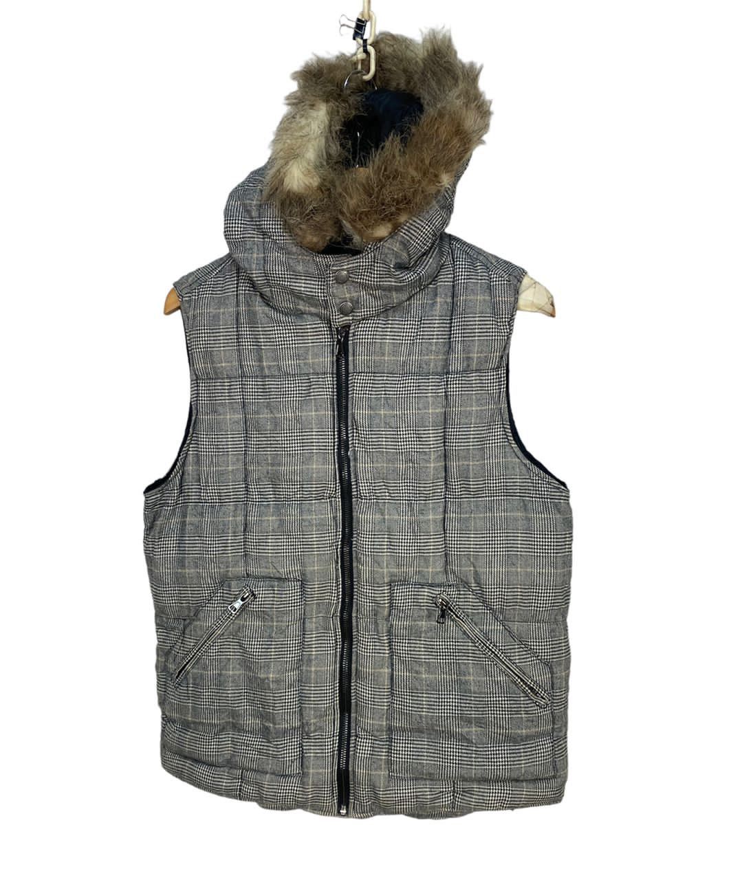 image of Outdoor Style Go Out Bareback/realdress Fur Hoodie Sleeveless Jacket in Grey, Men's (Size Small)