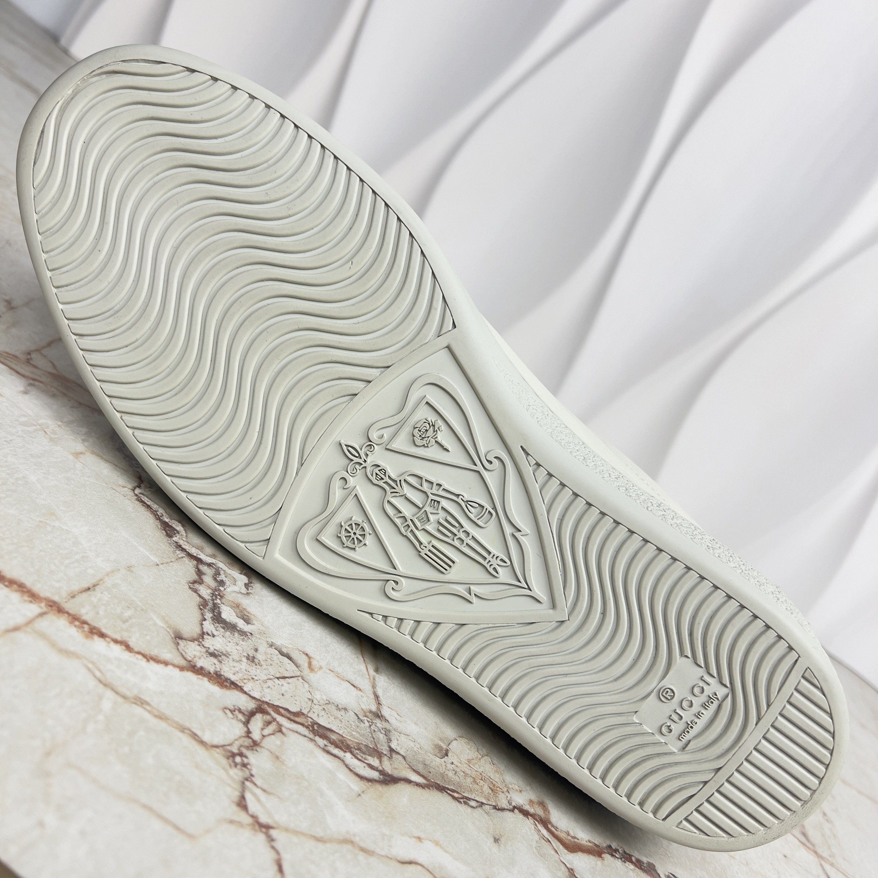 Gucci Ace Band Graphic Print Sneakers Calfskin White Size US 10.5 / EU 43-44 - 23 Thumbnail