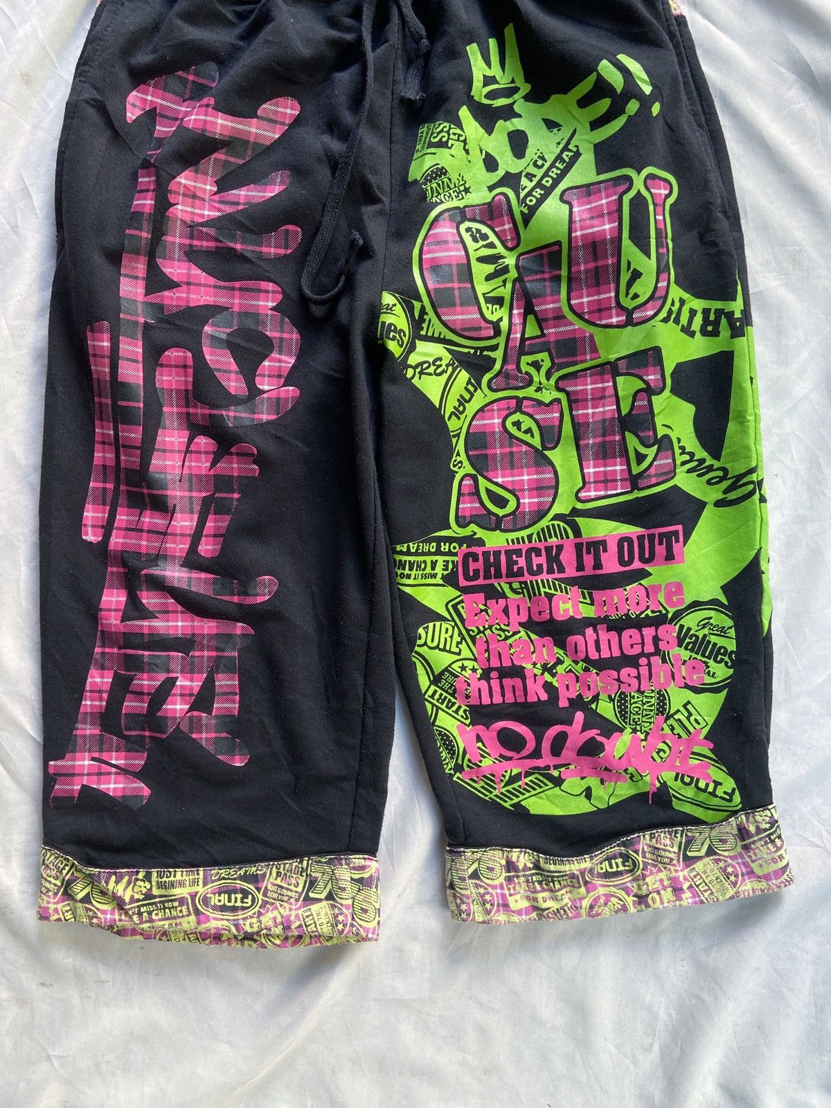 20471120 EXPECT MORE THAN OTHERS THINK POSSIBLE STENCIL 3/4 PANTS Size US 28 / EU 44 - 5 Thumbnail