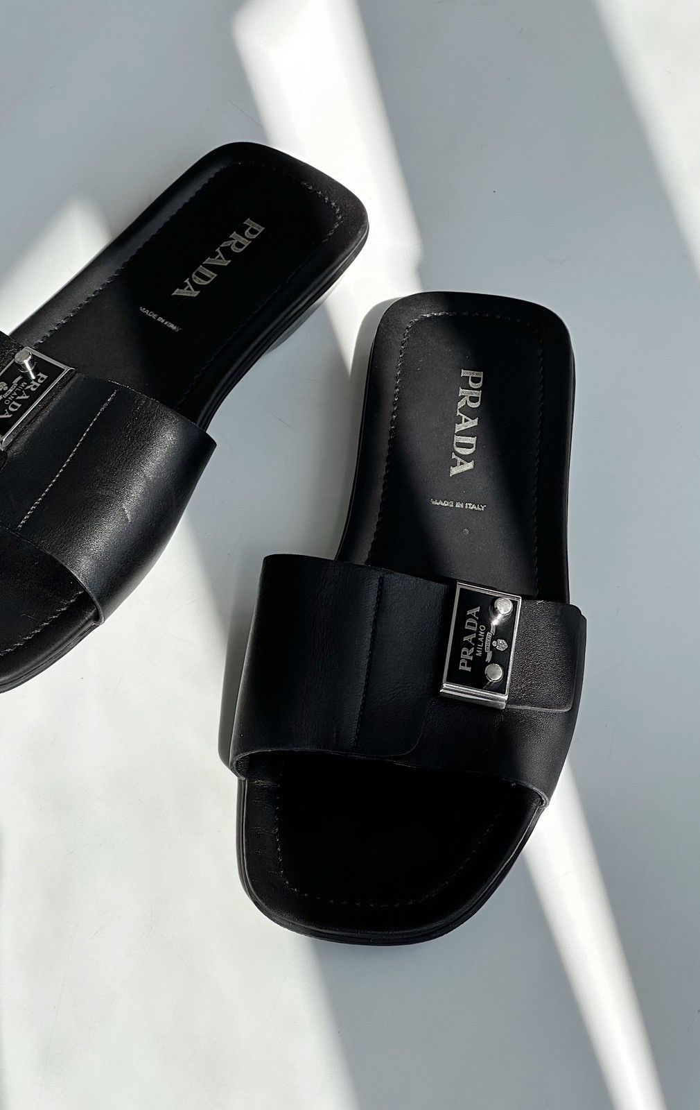Prada PRADA SS2001 Logo Leather Slides sandals Vintage shoes Black Size US 8 / IT 38 - 15 Thumbnail