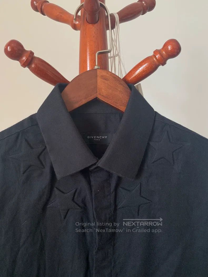 Givenchy Givenchy size 37 Relief Five-Star Shirt Size US XS / EU 42 / 0 - 3 Thumbnail