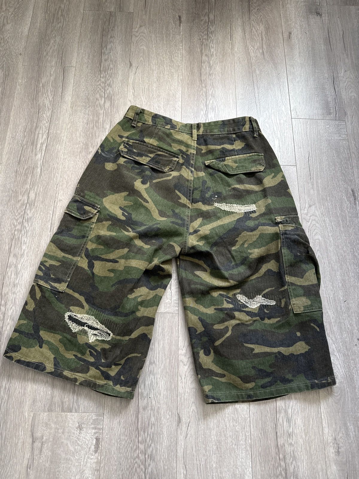 Other Camo 3/4 jorts Size US 34 / EU 50 - 1 Thumbnail