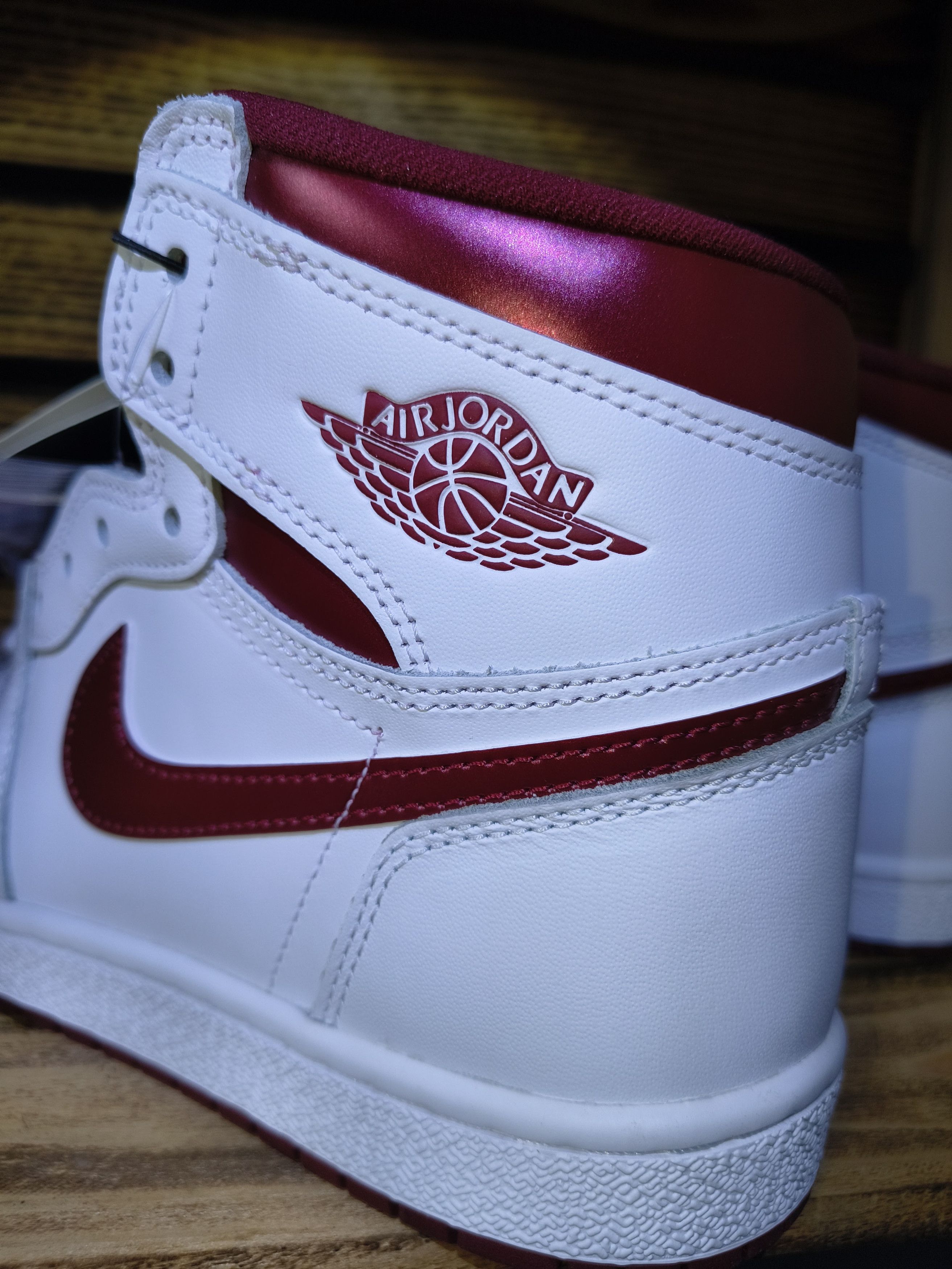 Nike Air Jordan 1 High '85 "Metallic Burgundy" Brand New Size US 9 / EU 42 - 1 Thumbnail