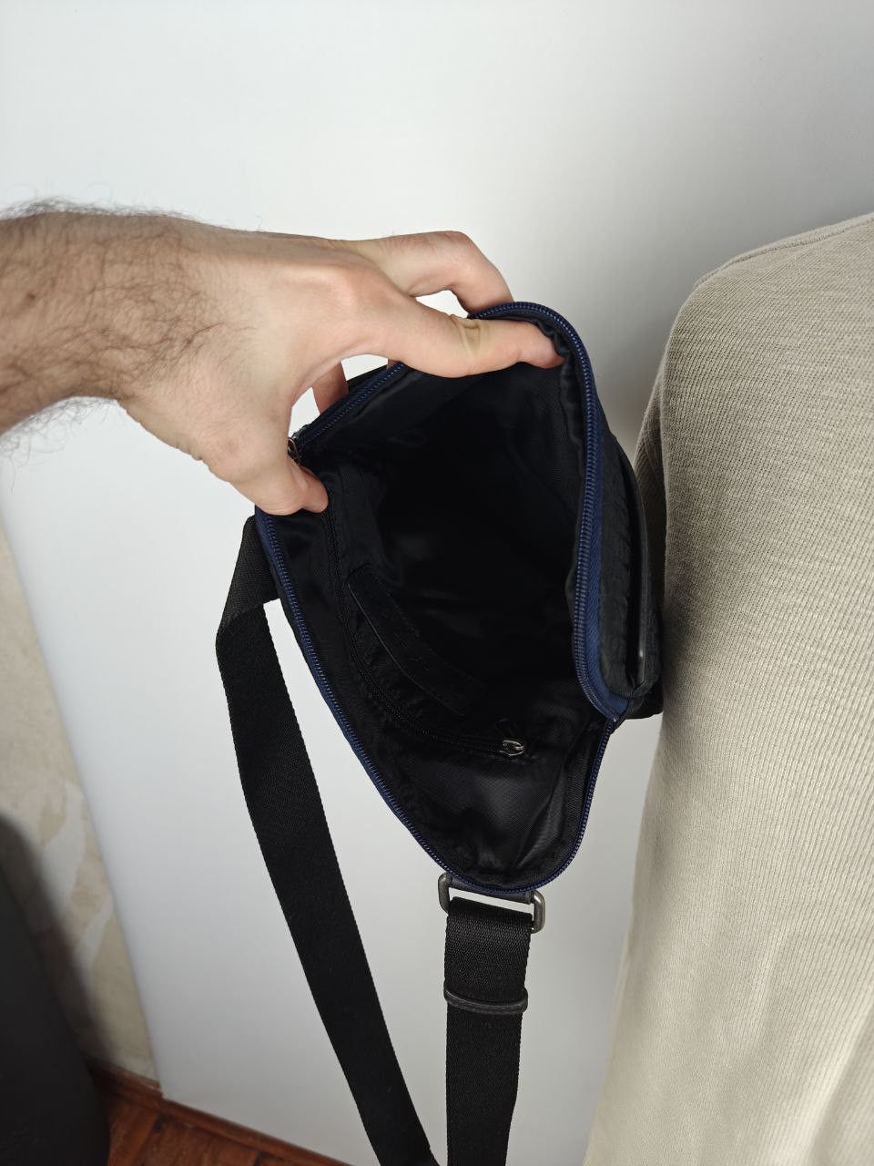 Calvin Klein Calvin Klein Jeans Monogram Crossbody Bag Blue Size 26 - 7 Thumbnail