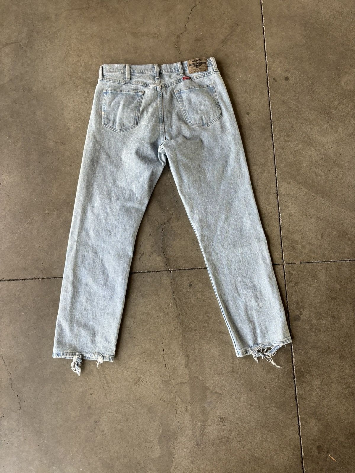 Wrangler Faded Blue Wrangler Jeans Size US 34 / EU 50 - 2 Thumbnail