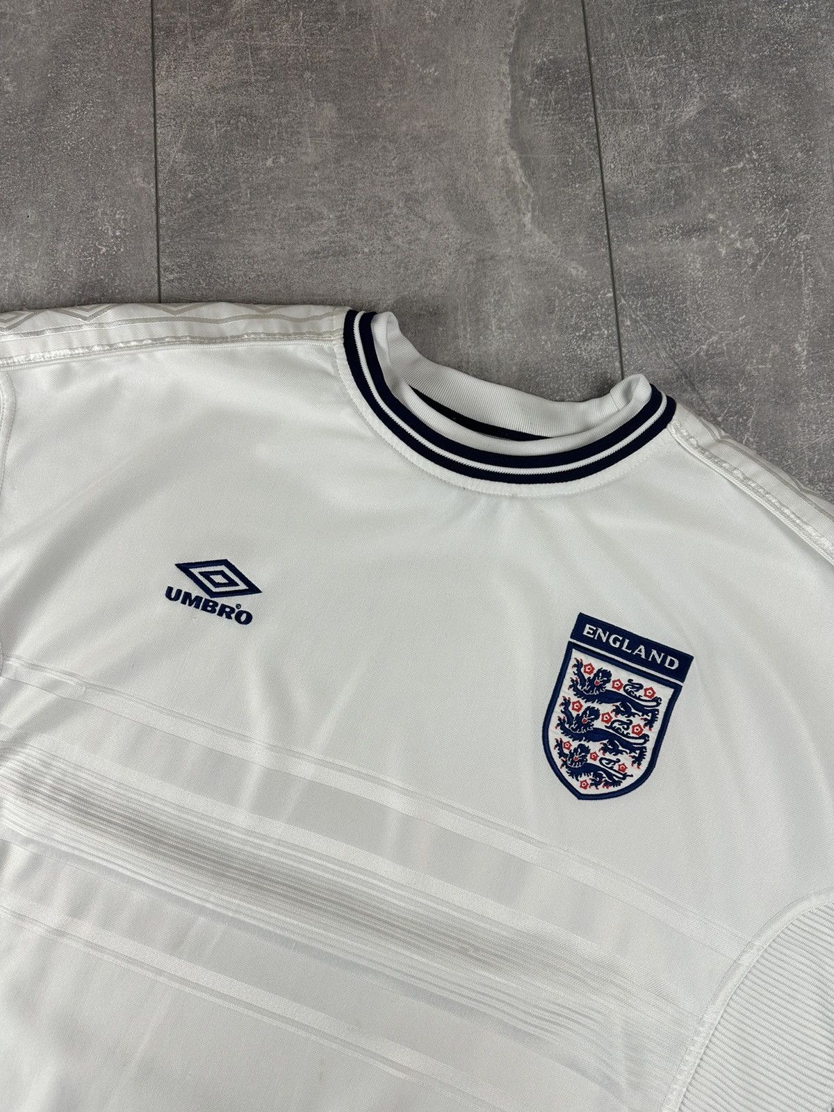 Umbro Umbro England Home 1999/01 Soccer Football Jersey Size US XL / EU 56 / 4 - 7 Thumbnail