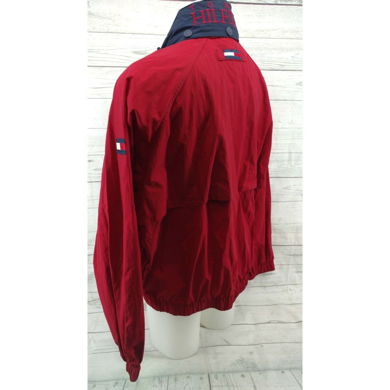 Tommy Hilfiger VINTAGE Tommy Hilfiger Mens Windbreaker Jacket XL Full Zip Sailin g Red Nylon Front Zip Vintage Windbreaker Size US XL / EU 56 / 4 - 7 Thumbnail