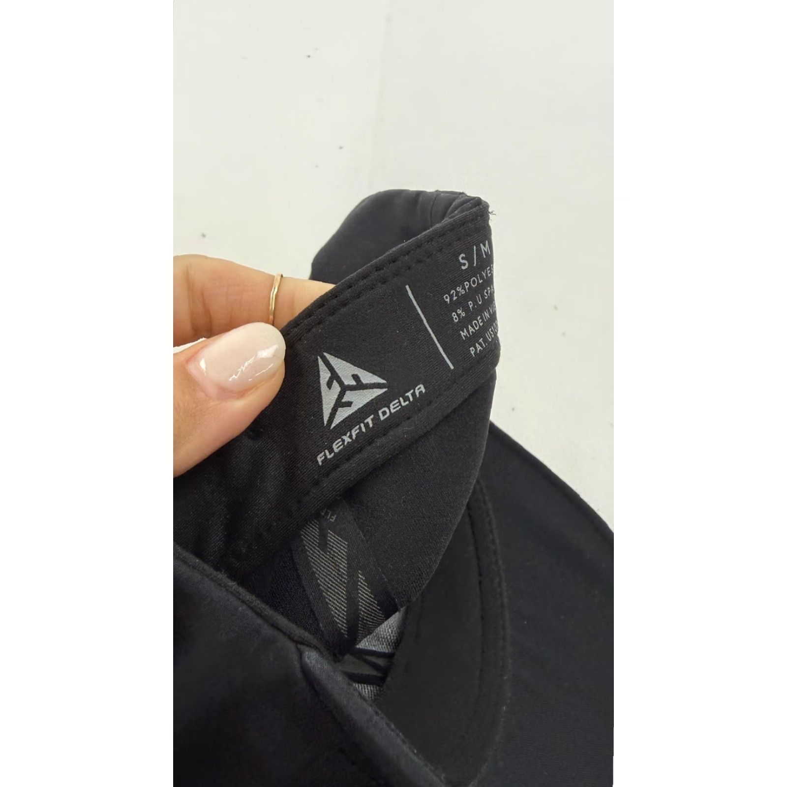 Vintage Flexfit Delta Hat Cap Fitted Black Mens S/M Seamless Performance Athletic Tech Size ONE SIZE - 4 Thumbnail
