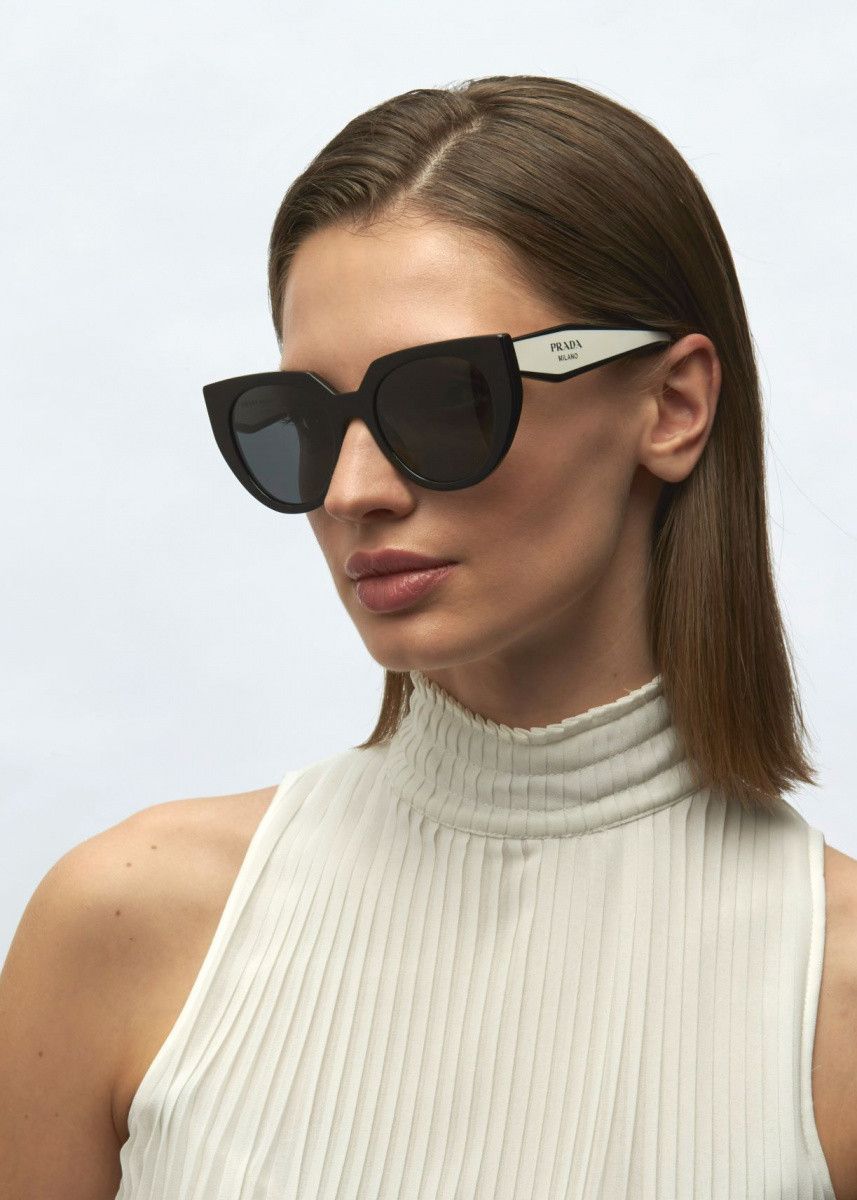 Luxury PRADA Sunglasses with case off white