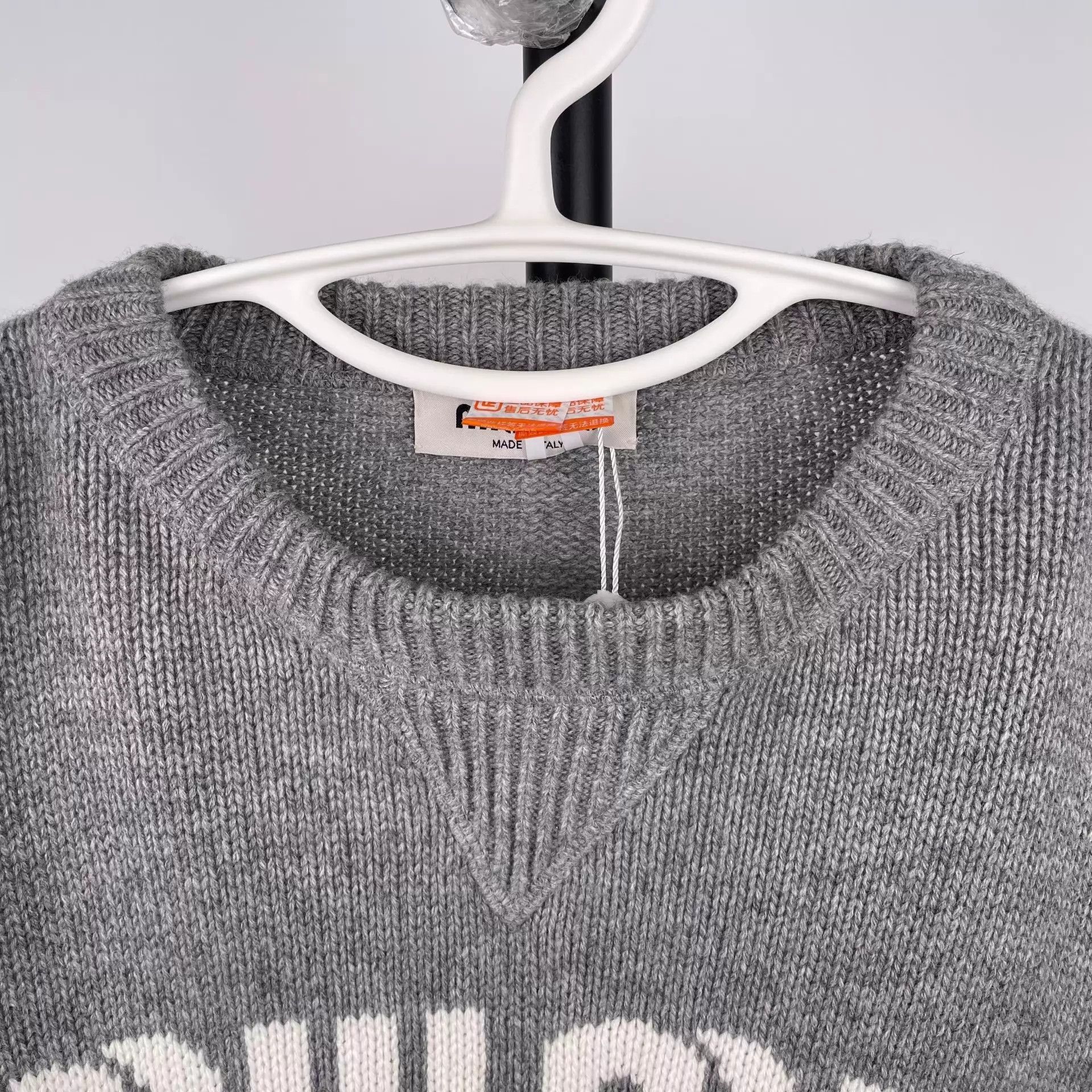 Miu Miu MIU MIU Gray Cashmere Sweater Womens 40 Chest Logo Size S / US 4 / IT 40 - 9 Thumbnail