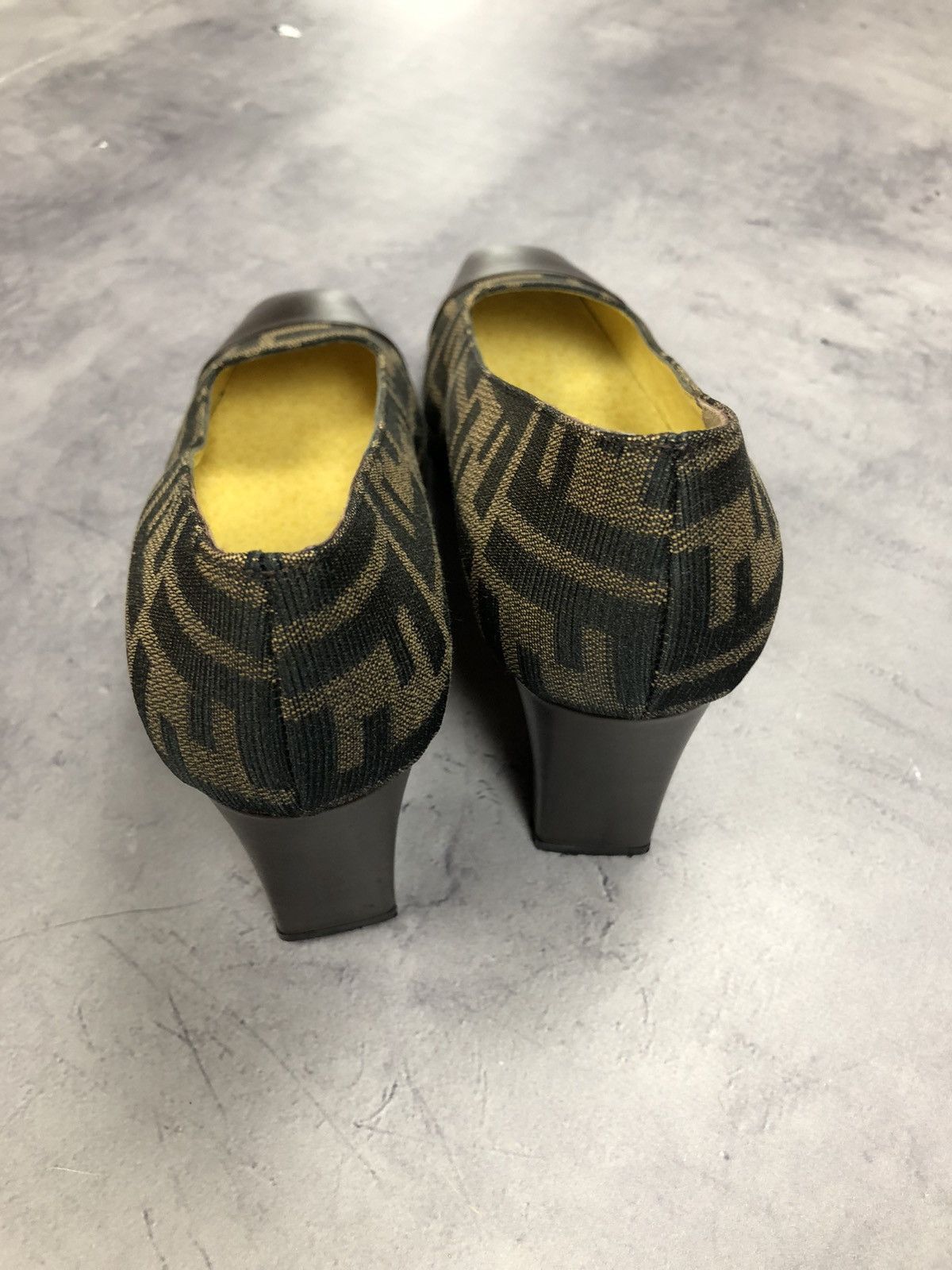 Fendi × Vintage FENDI heel pumps Zucca Canvas Leather Black FF logo 36 Size US 6 / IT 36 - 15 Thumbnail