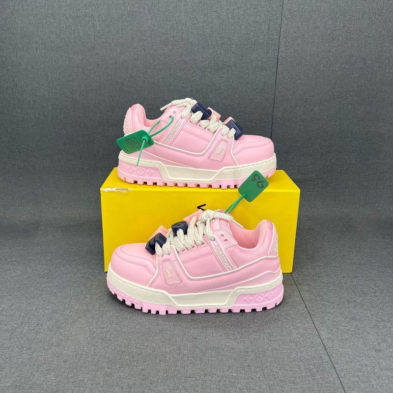 Louis Vuitton Louis Vuitton Trainer Maxi LOVE Pink Sneakers Size US 8 / IT 38 - 8 Thumbnail