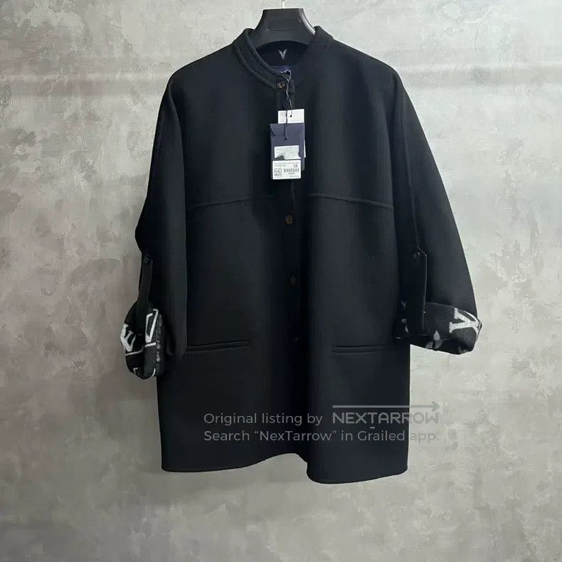 Louis Vuitton Louis Vuitton Black Solid Crew Neck Button Jacket Size XS / US 0-2 / IT 36-38 - 1 Thumbnail