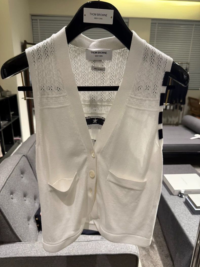 Thom Browne Thom Browne Rare white vest 2503-Nextarrow Size XS / US 0-2 / IT 36-38 - 1 Thumbnail
