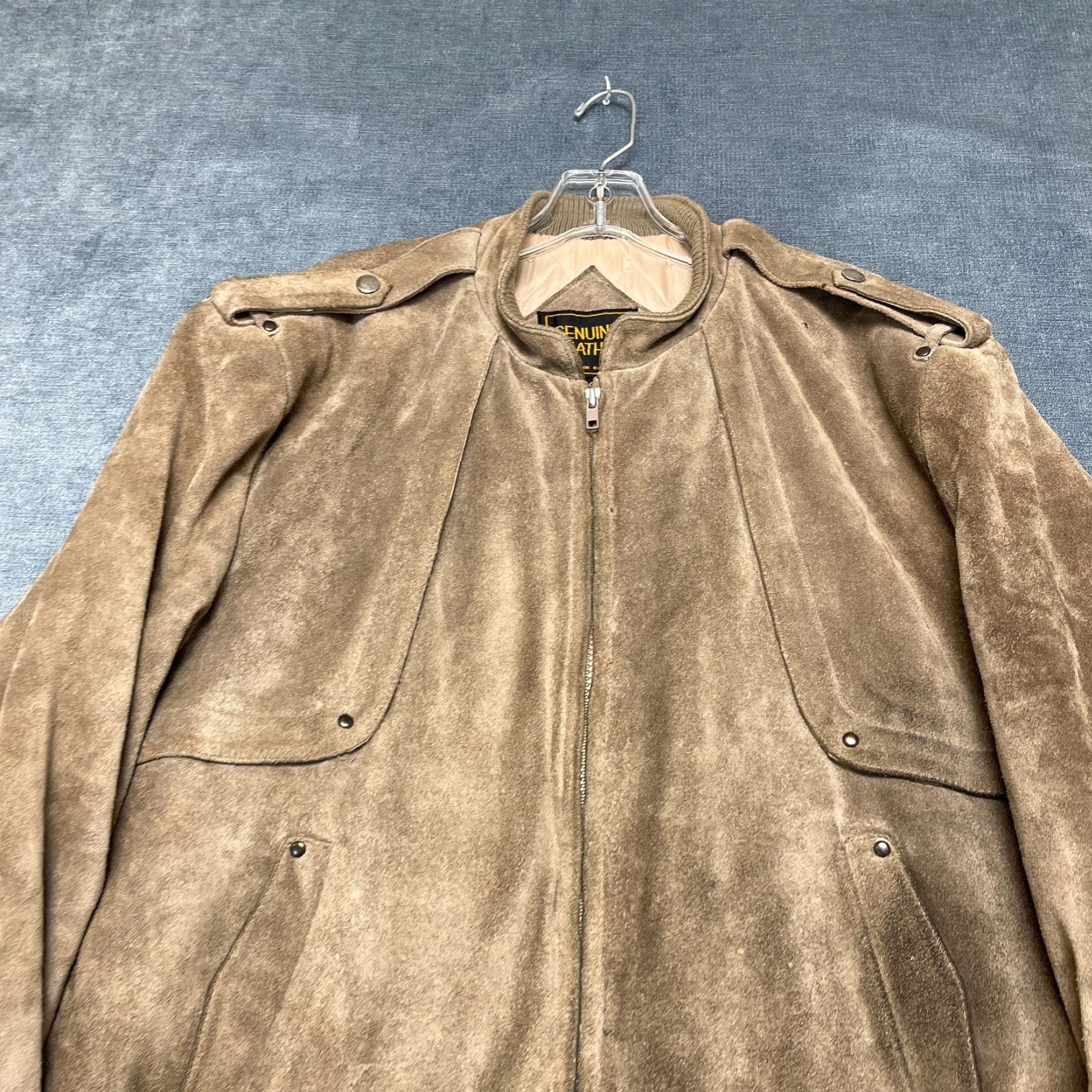 Vintage VINTAGE Genuine Leather Jacket Mens 44 Beige Bomber Suede Quilt Lined Leather Jacket Mens Beige Bomber Suede Quilt Lined Vintage Size US S / EU 44-46 / 1 - 4 Thumbnail