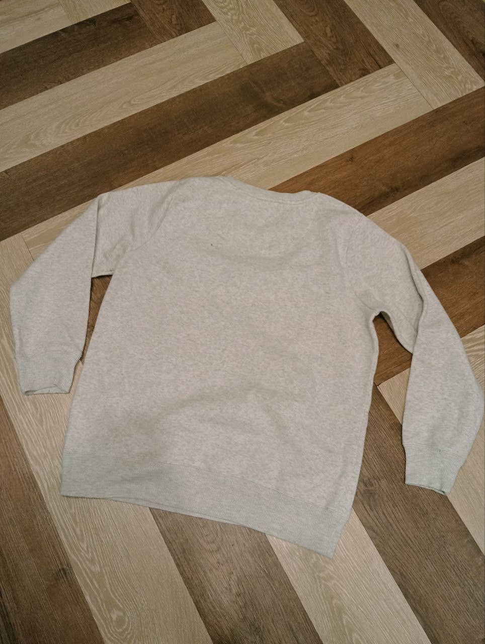 Disney WINNIE THE POOH CREWNECK - SIZE L Size US L / EU 52-54 / 3 - 6 Thumbnail