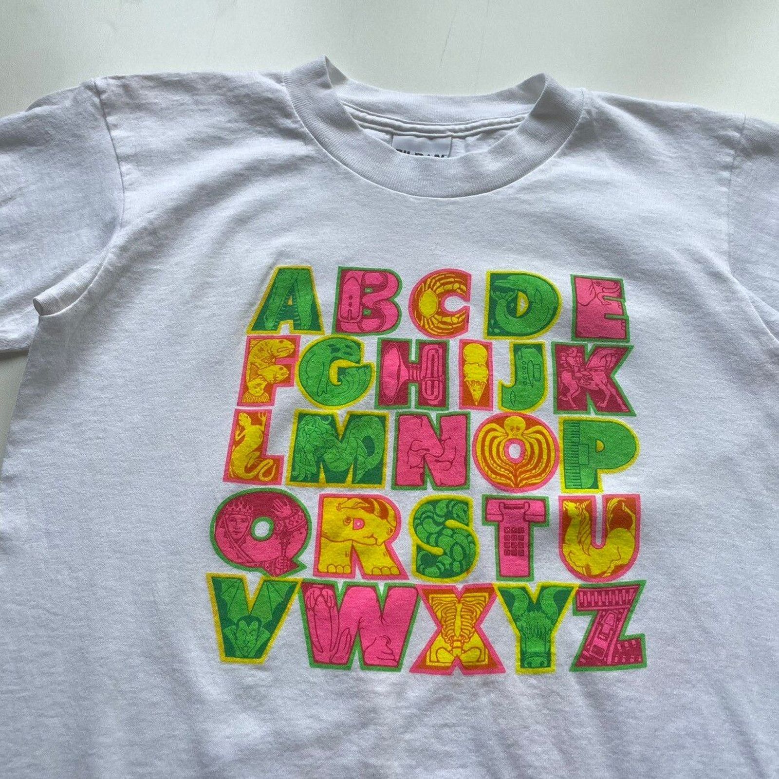 Vintage Vintage 90s Alphabet Letter Art Graphic T Shirt XS White Size US XS / EU 42 / 0 - 2 Thumbnail