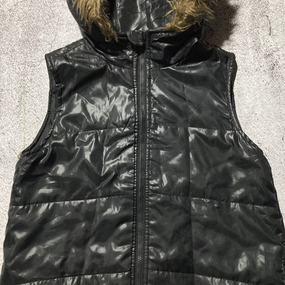 Japanese Brand 2000s Japanese Brand Puffer Fur Vest Jacket Punk Gothic Lgb Size US XS / EU 42 / 0 - 4 Thumbnail