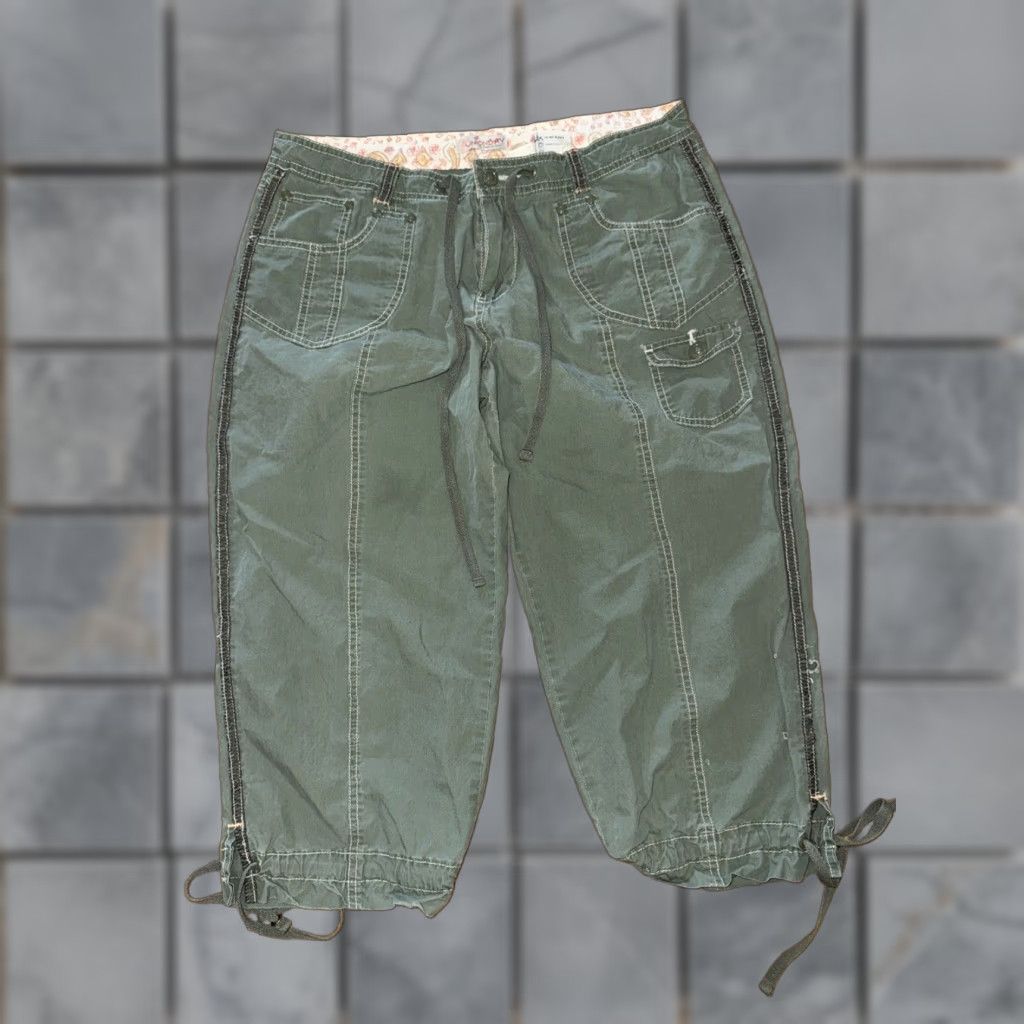 Vintage VINTAGE Union Bay Capris Pants Green Size 13 Woman Regular Pants Capris Green Union Bay Women 13 Size Size 34" / US 12 / IT 48 - 1 Thumbnail