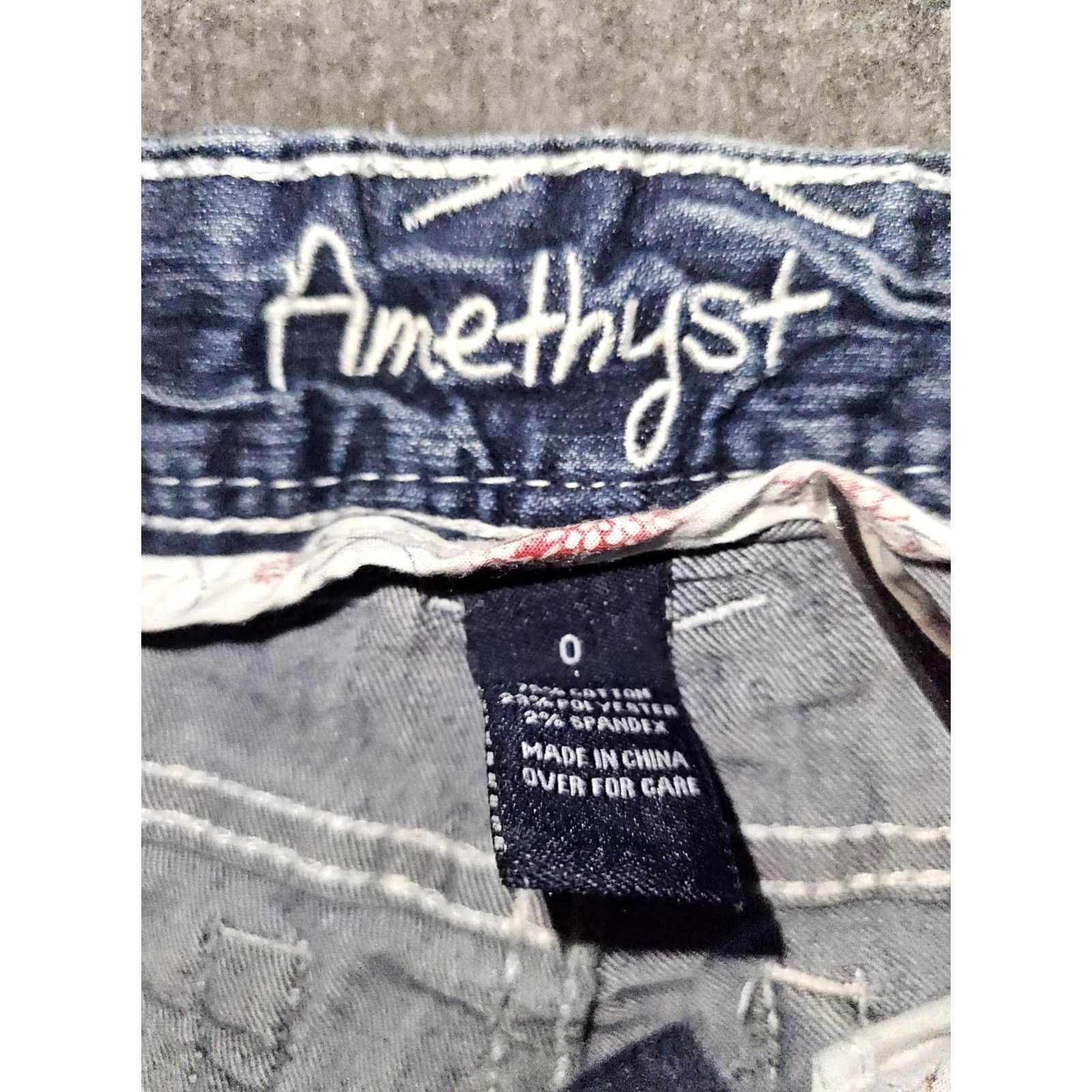 Vintage VINTAGE Amethyst Skinny Capris Juniors 0 Ultra Low Rise Blue Distressed Embroidered Jeans Capris Womens Girls 22 in Inseam 0 Size ONE SIZE - 2 Thumbnail