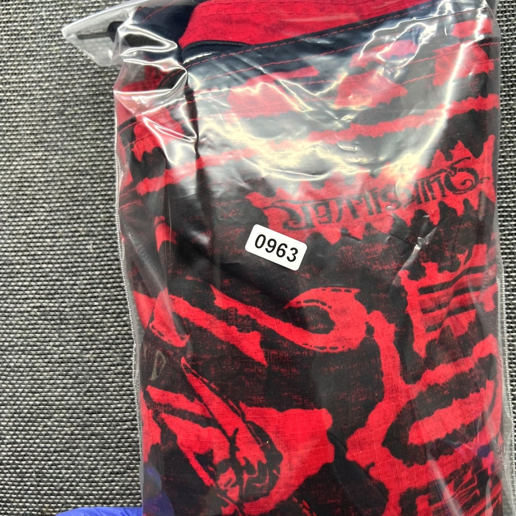 Quiksilver VINTAGE Quiksilver Mens Board Shorts Size 32 Eddie Aikau Red Black Drawstring Size US 32 / EU 48 - 2 Thumbnail
