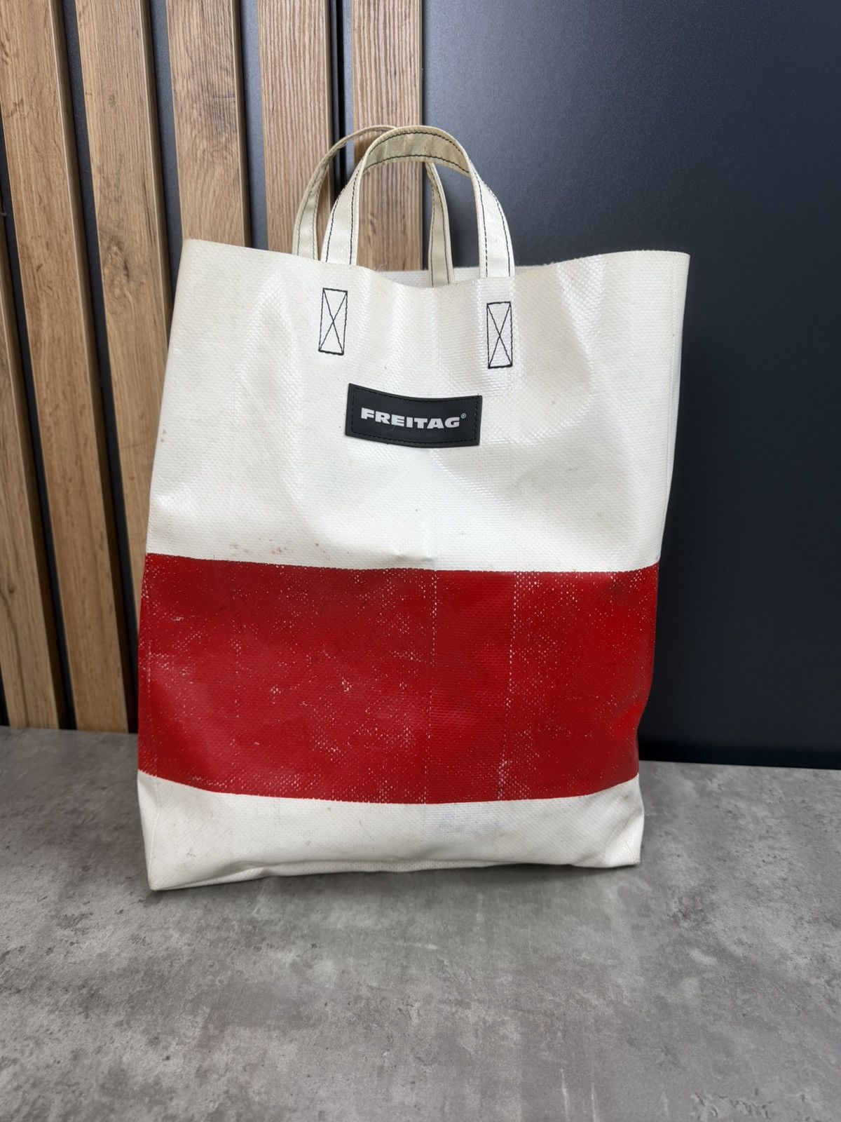 Freitag FREITAG Recycled Shopper White Red Bag Unisex Size ONE SIZE - 1 Thumbnail